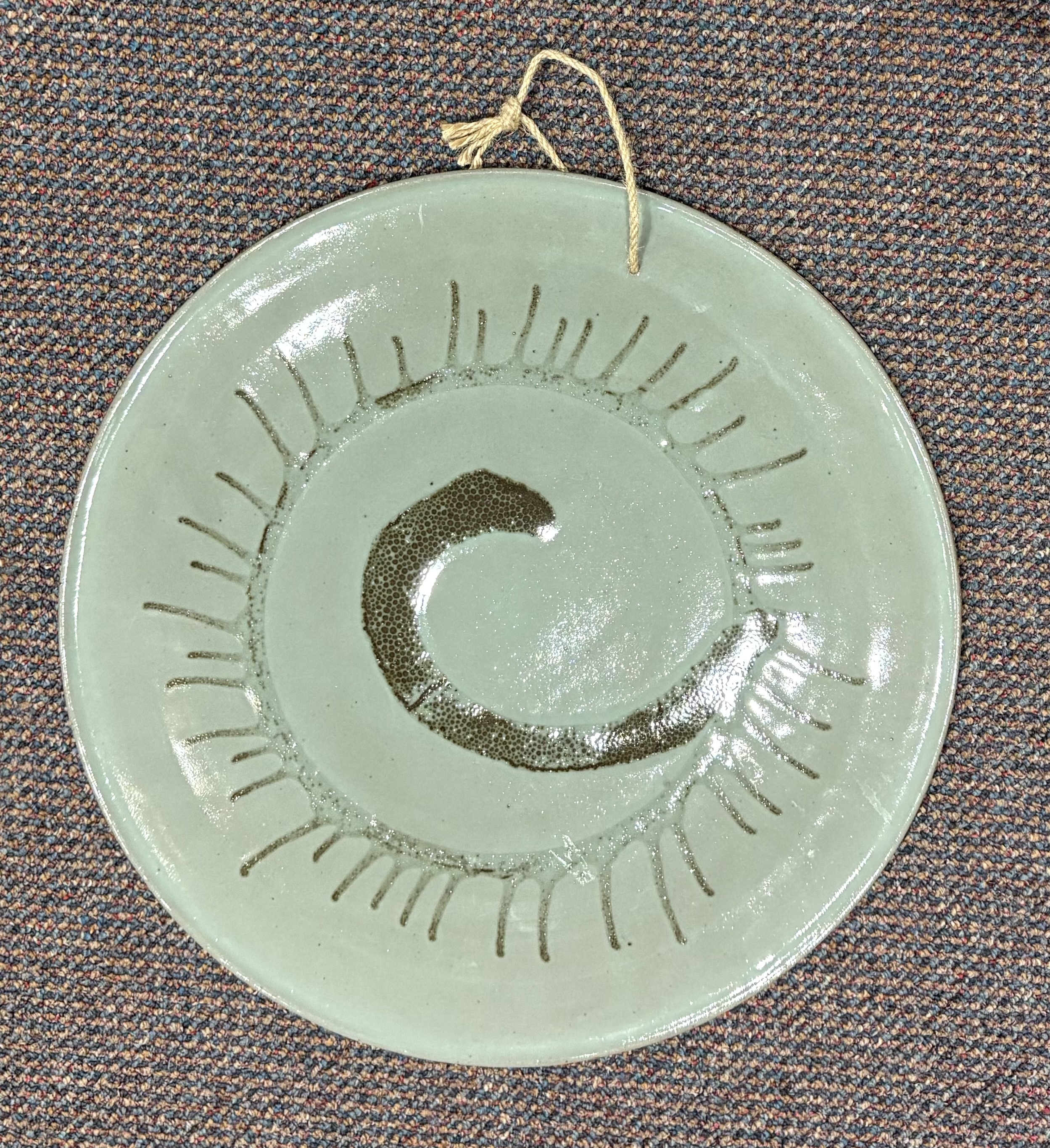 Charger with hole
gas-fired ceramic
15"
$85.