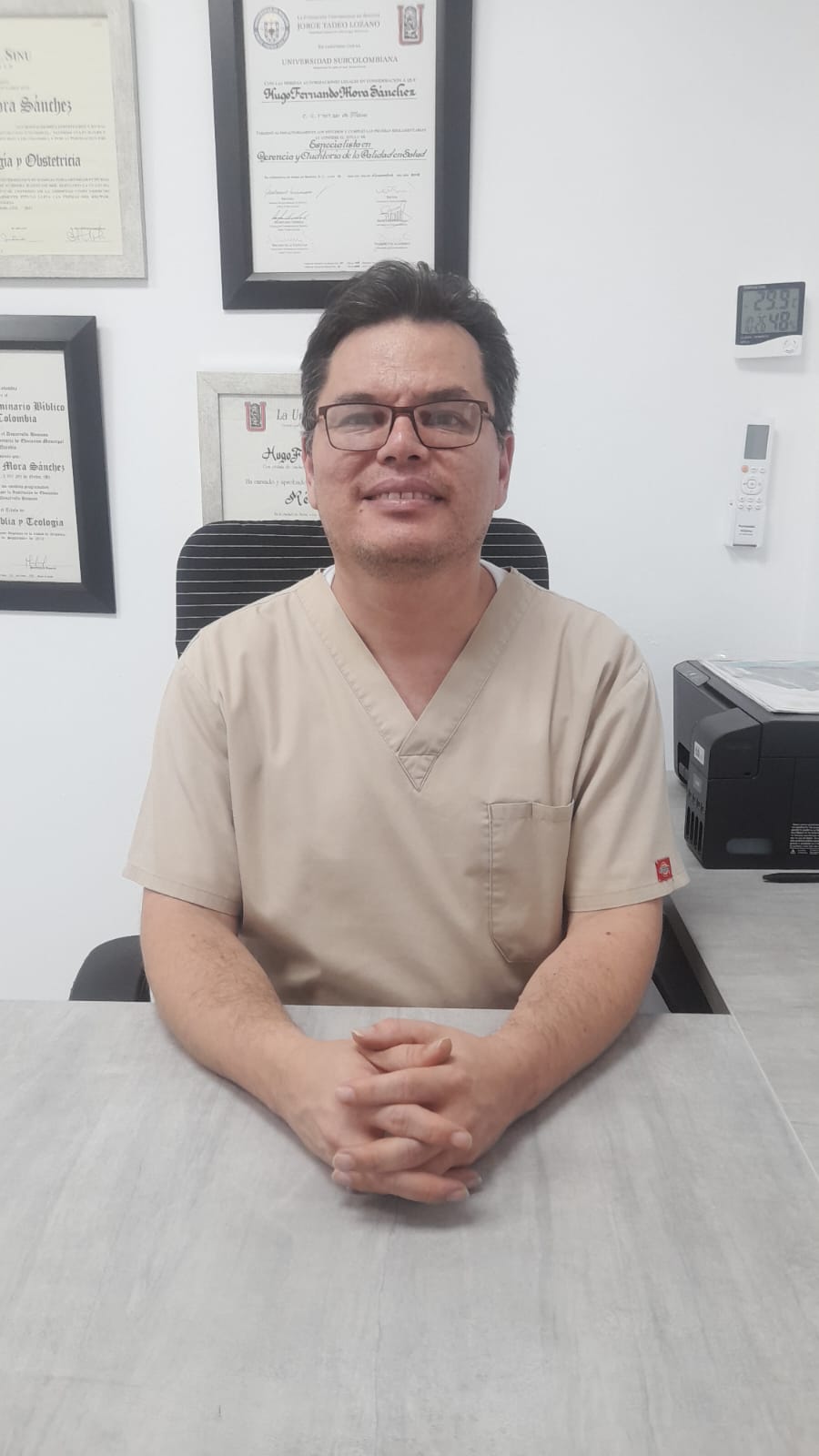 DR HUGO MORA