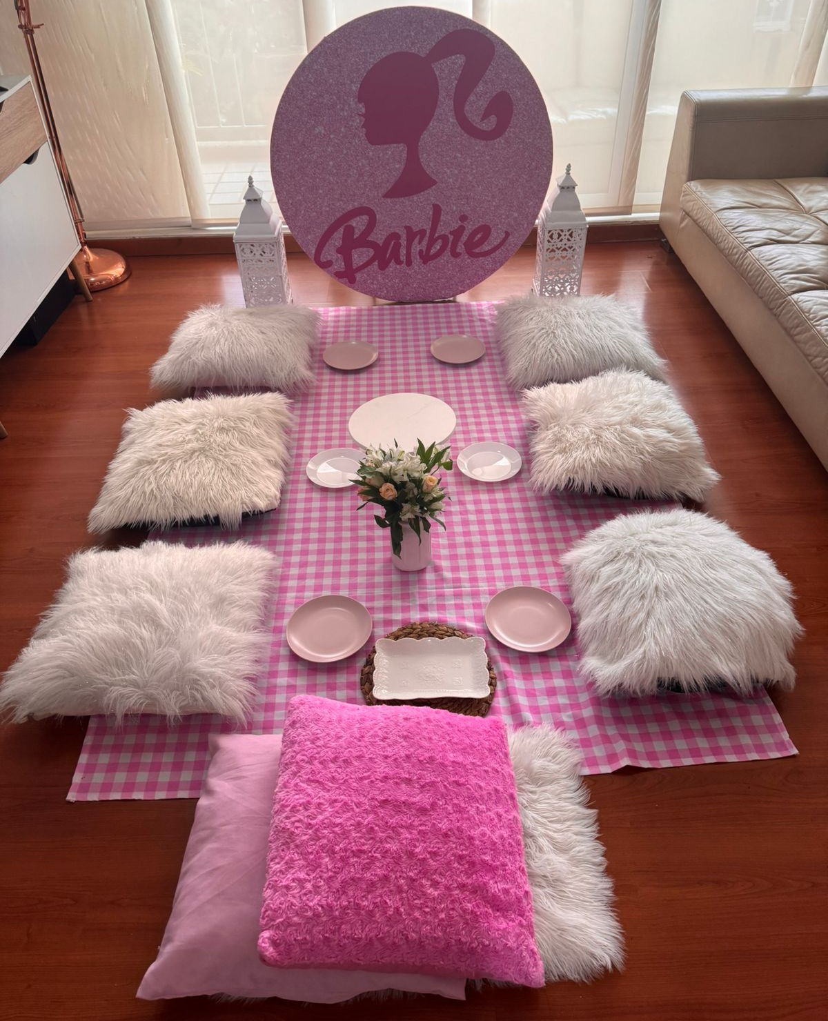 Cojines en tela felpudo
44cm x 44cm
Alquiler $ 5.000