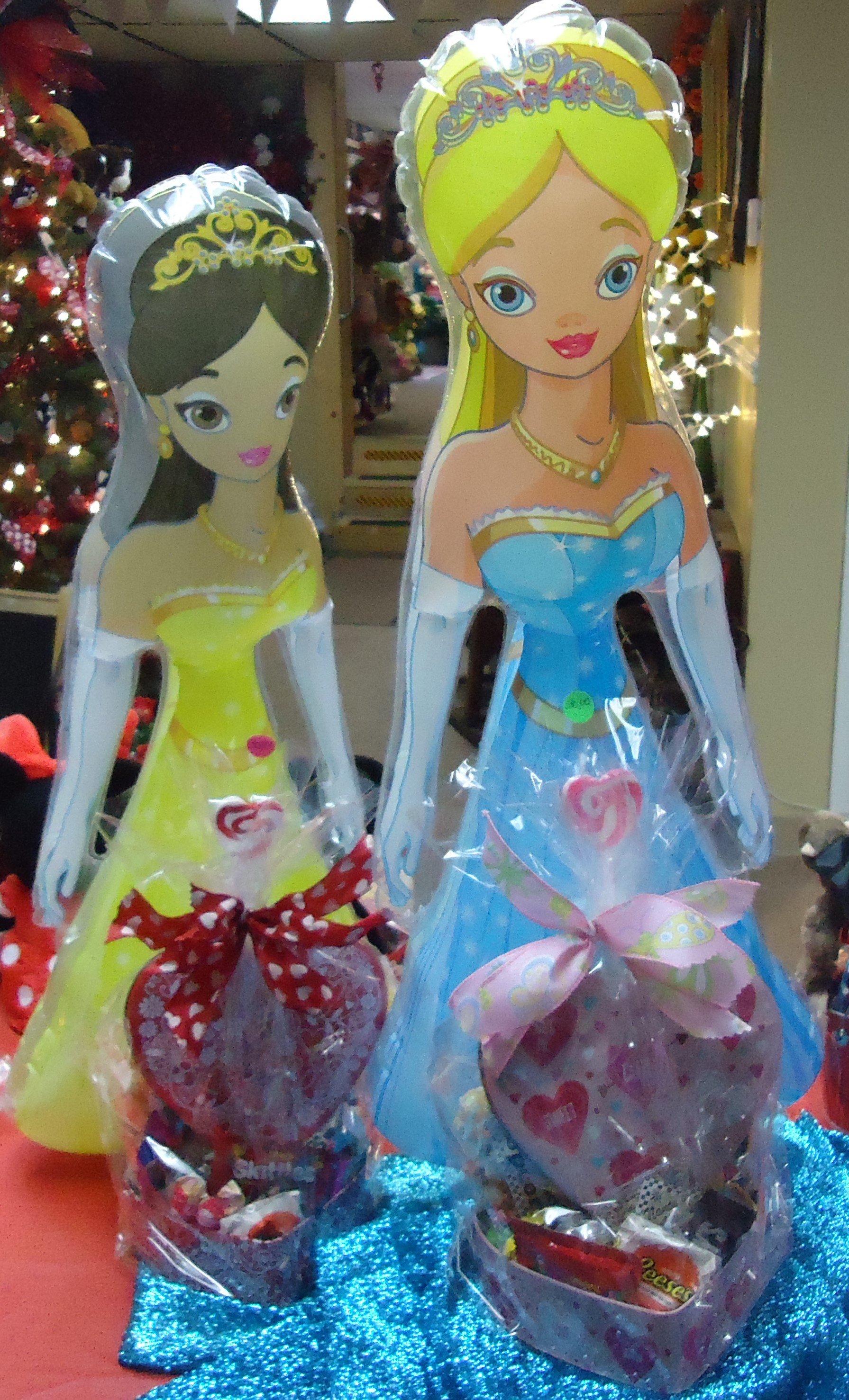 Heart Tin W/ Candy &amp; Air-Filled Princess
$30.00