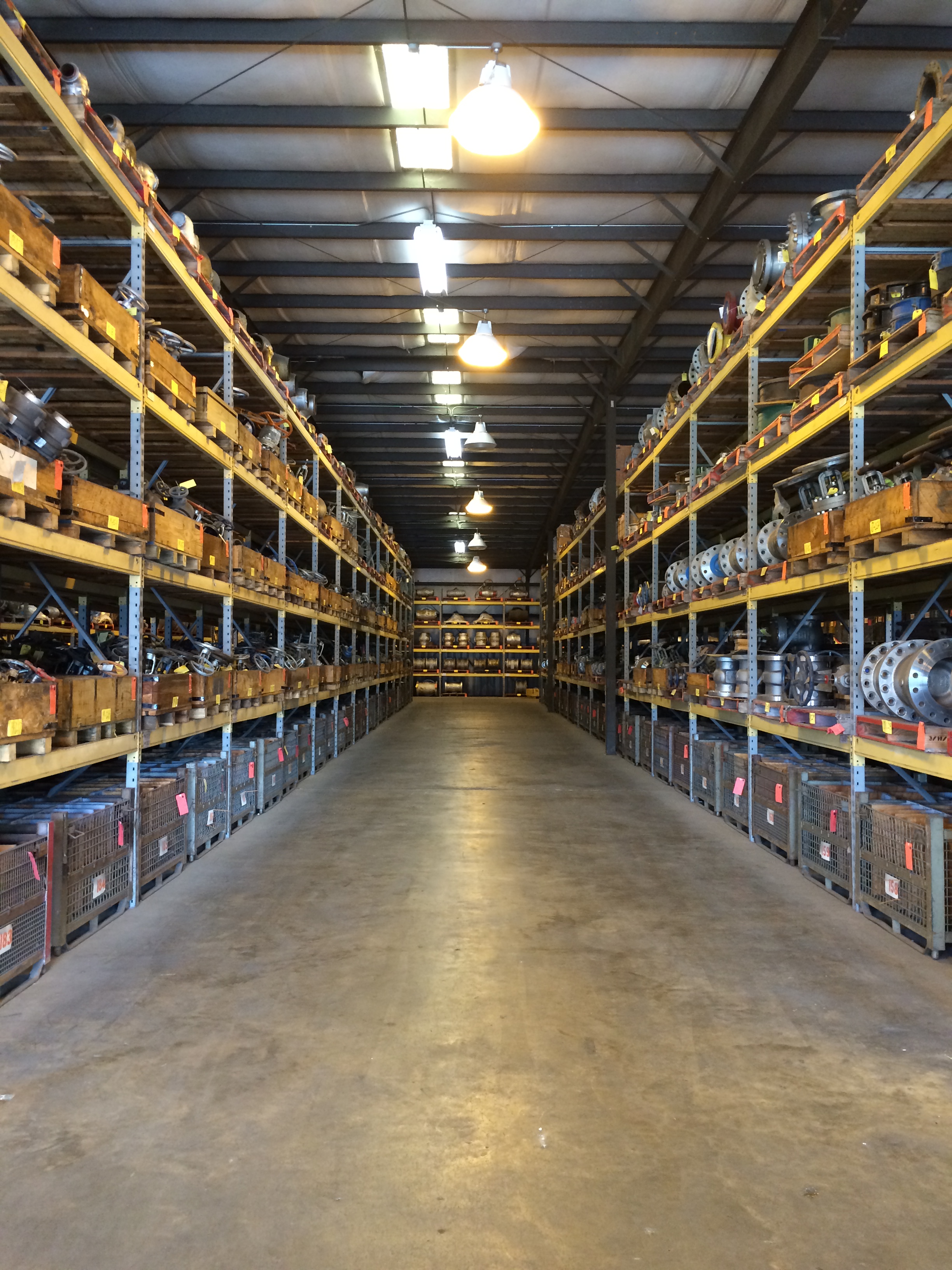 https://0201.nccdn.net/1_2/000/000/18d/50e/warehouse-aisles--29-.jpg