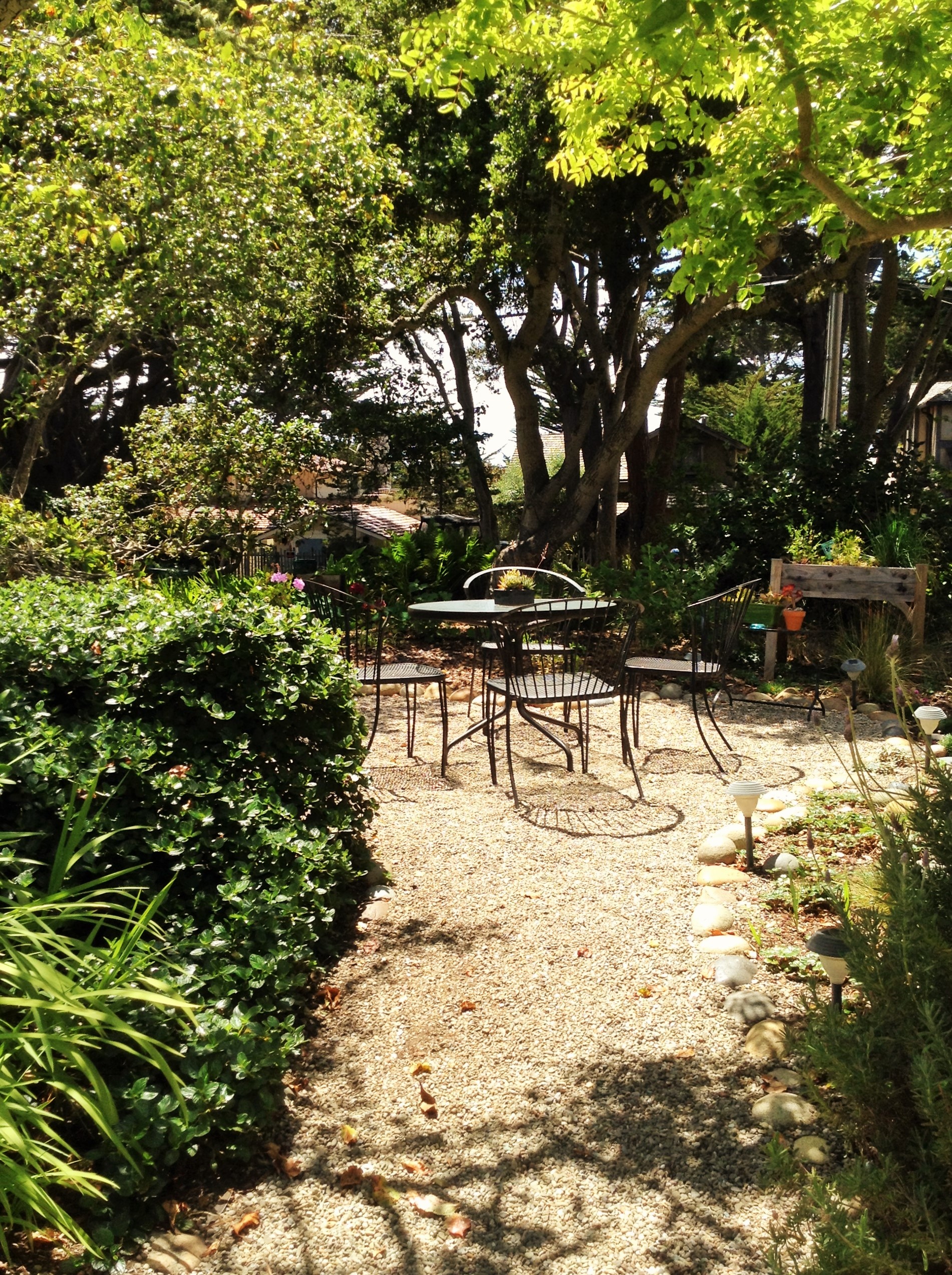 https://0201.nccdn.net/1_2/000/000/18d/51e/D.Garden-Seating-1901x2545.jpg