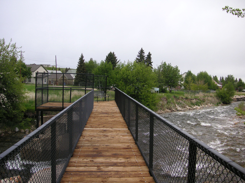 Black pedestrian handrail bridge||||