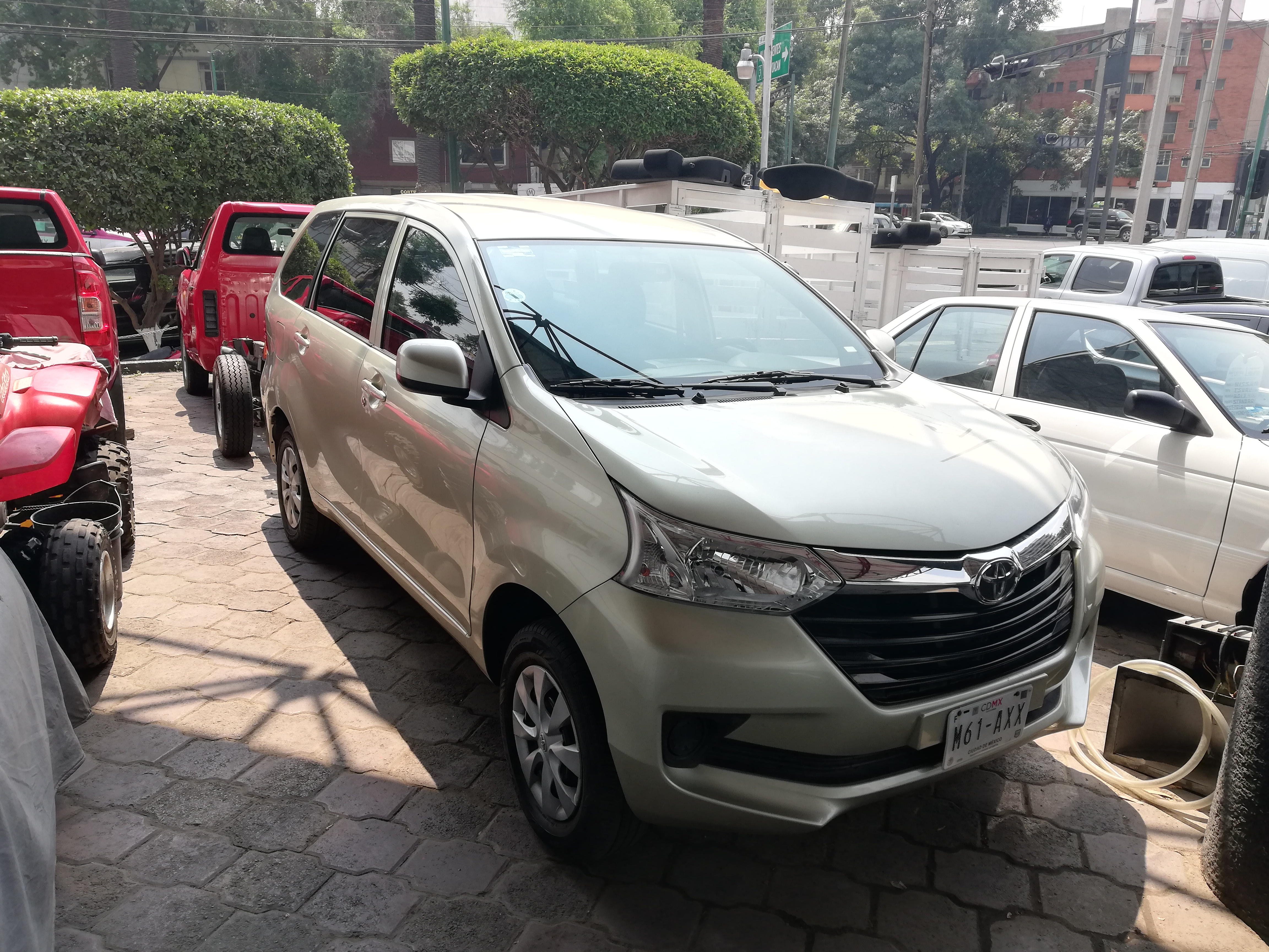 TOYOTA AVANZA 2017