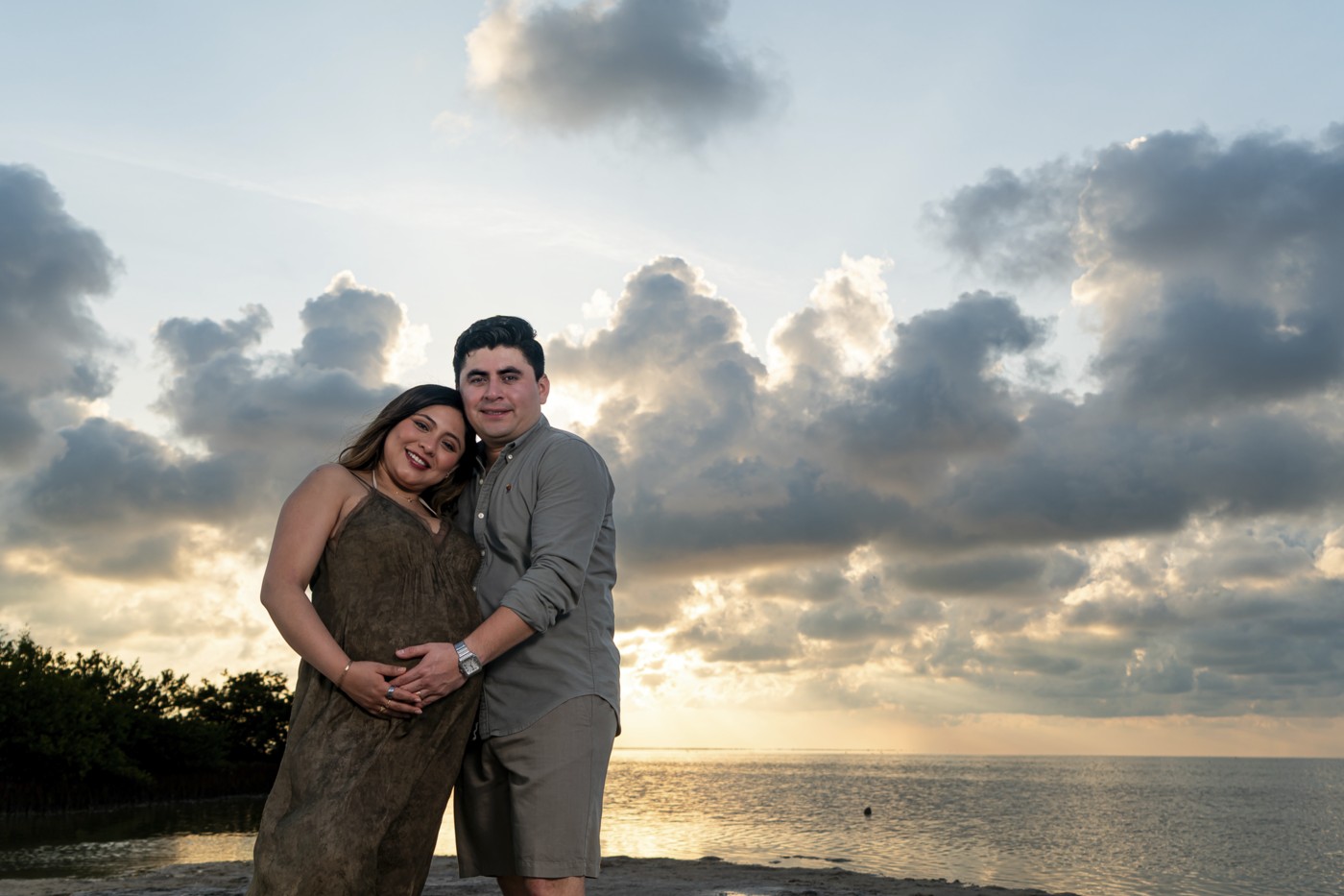 https://0201.nccdn.net/1_2/000/000/18e/64f/mich-raul-maternidad-natural-isla-blanca0016.jpg