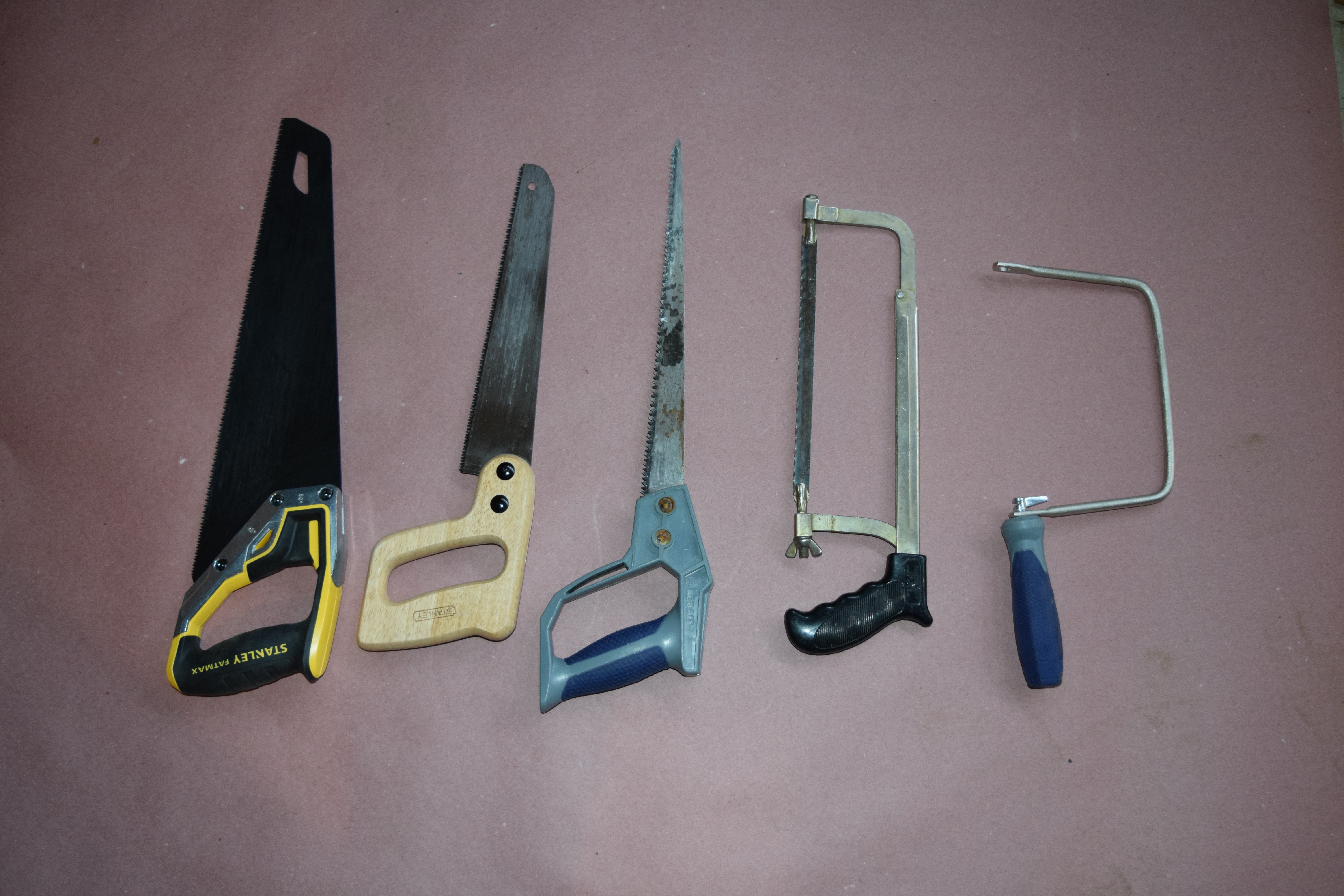 Hand Saws (x1 Hacksaw, x1 Coping Saw, x2 Finishing Saw by Stanley, x1 Other)