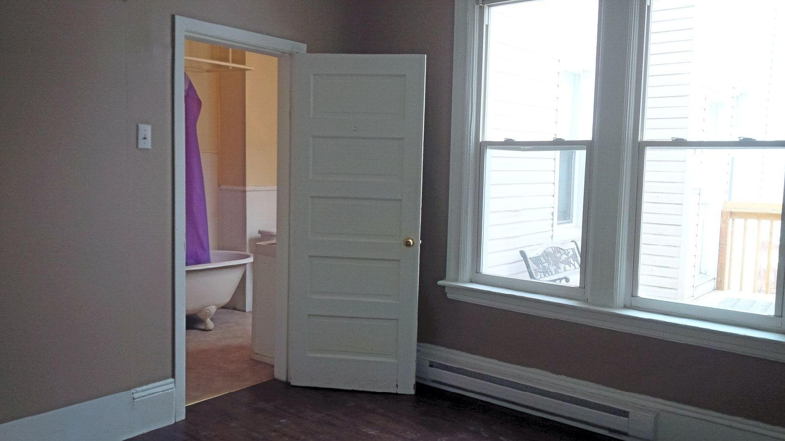 123 City Line #8 Living Room