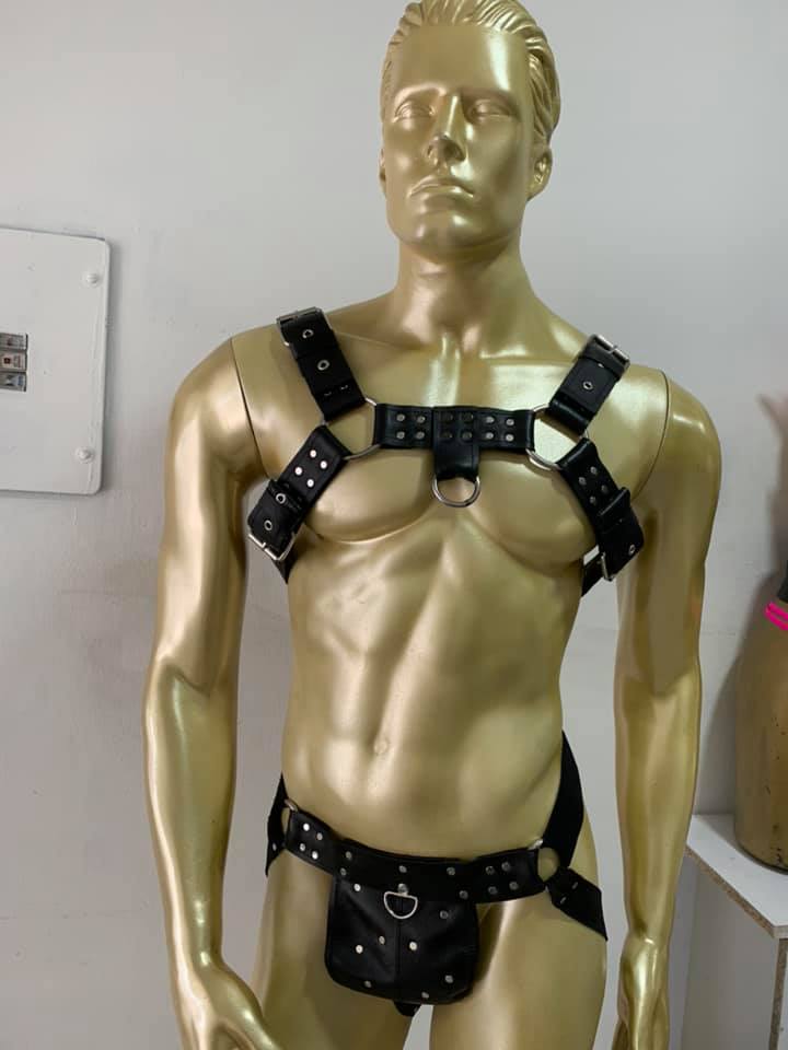 CONJUNTO BRALLETTE CABALLERO  
NEGRO
ROJO
AZUL
$ 199.900