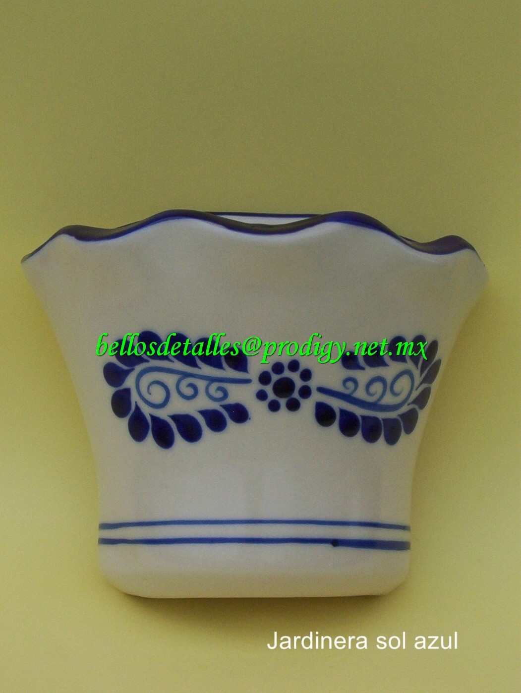 https://0201.nccdn.net/1_2/000/000/18f/739/Jardinera-sol-azul-1051x1398.jpg