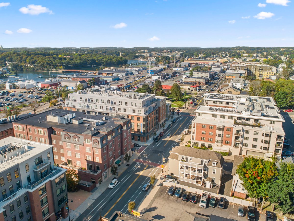 https://0201.nccdn.net/1_2/000/000/18f/a89/40rantoulstbeverly--drone4-.jpg