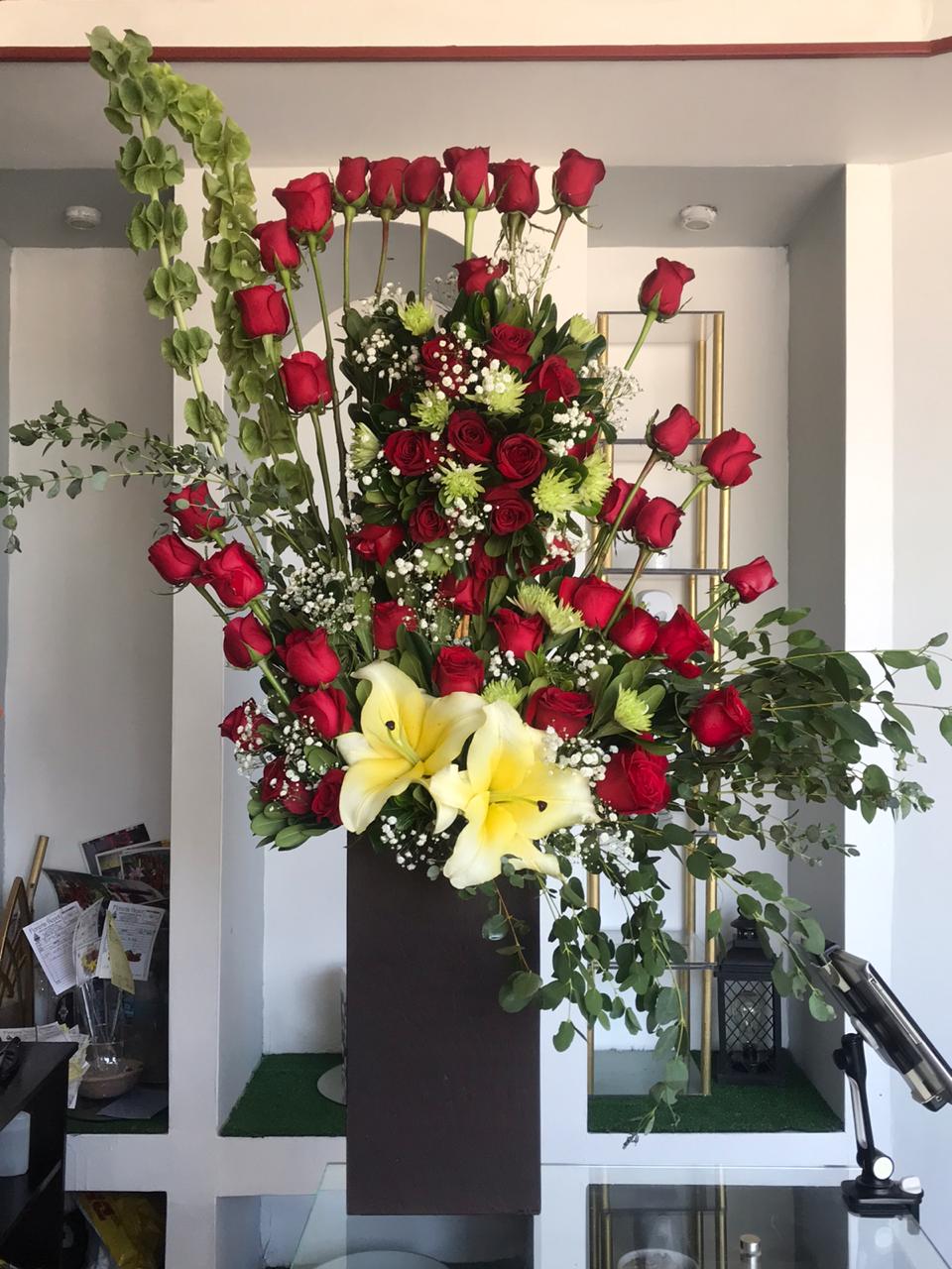 Arreglo S14 50 rosas rojas $ 4000