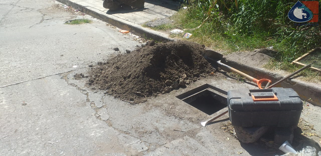 DESENSOLVE DE VÁLVULA EN CALLE TRUJANO, COLONIA SANTA ROSA