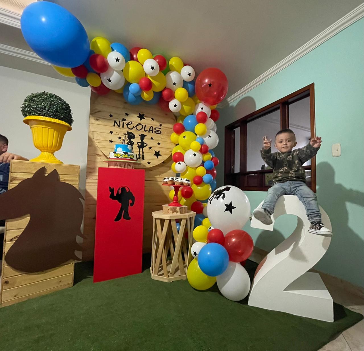 Pared Madera Natural
Altura 2.20m X 1.04m
$ 50.000