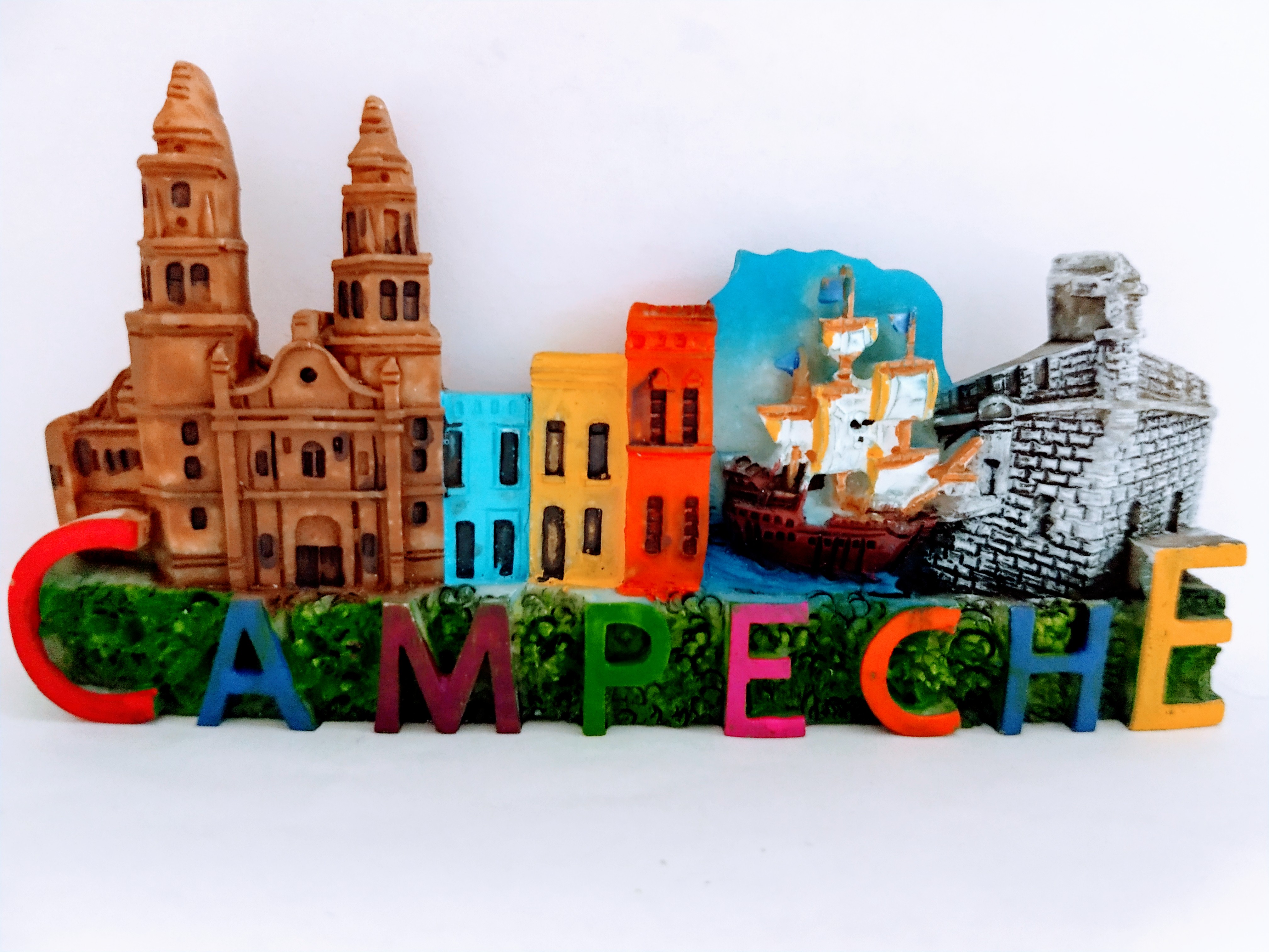 IMÁN DE RESINA CAMPECHE
PINTADO A MANO
11cm Ancho
6cm Alto