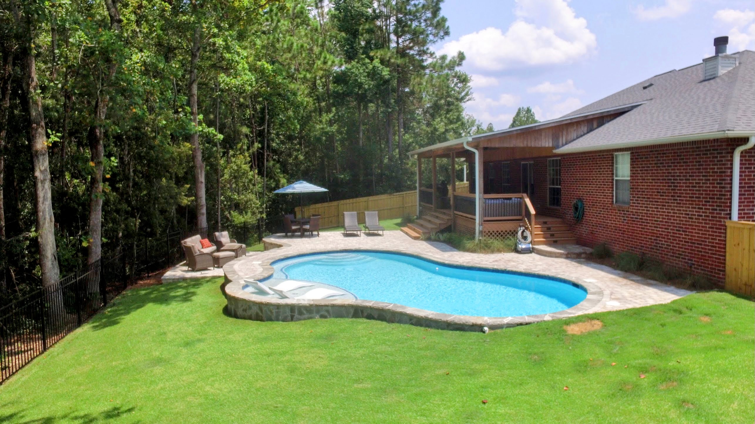 gunite with flagstone wall