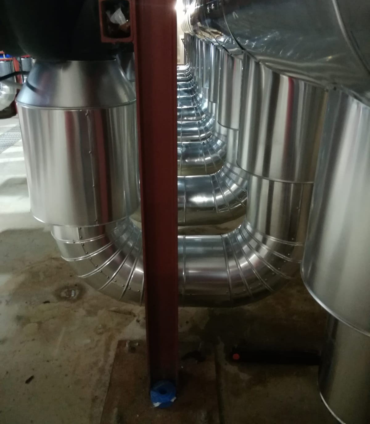 Sistema de agua helada, poliuretano acabado con PVC.
