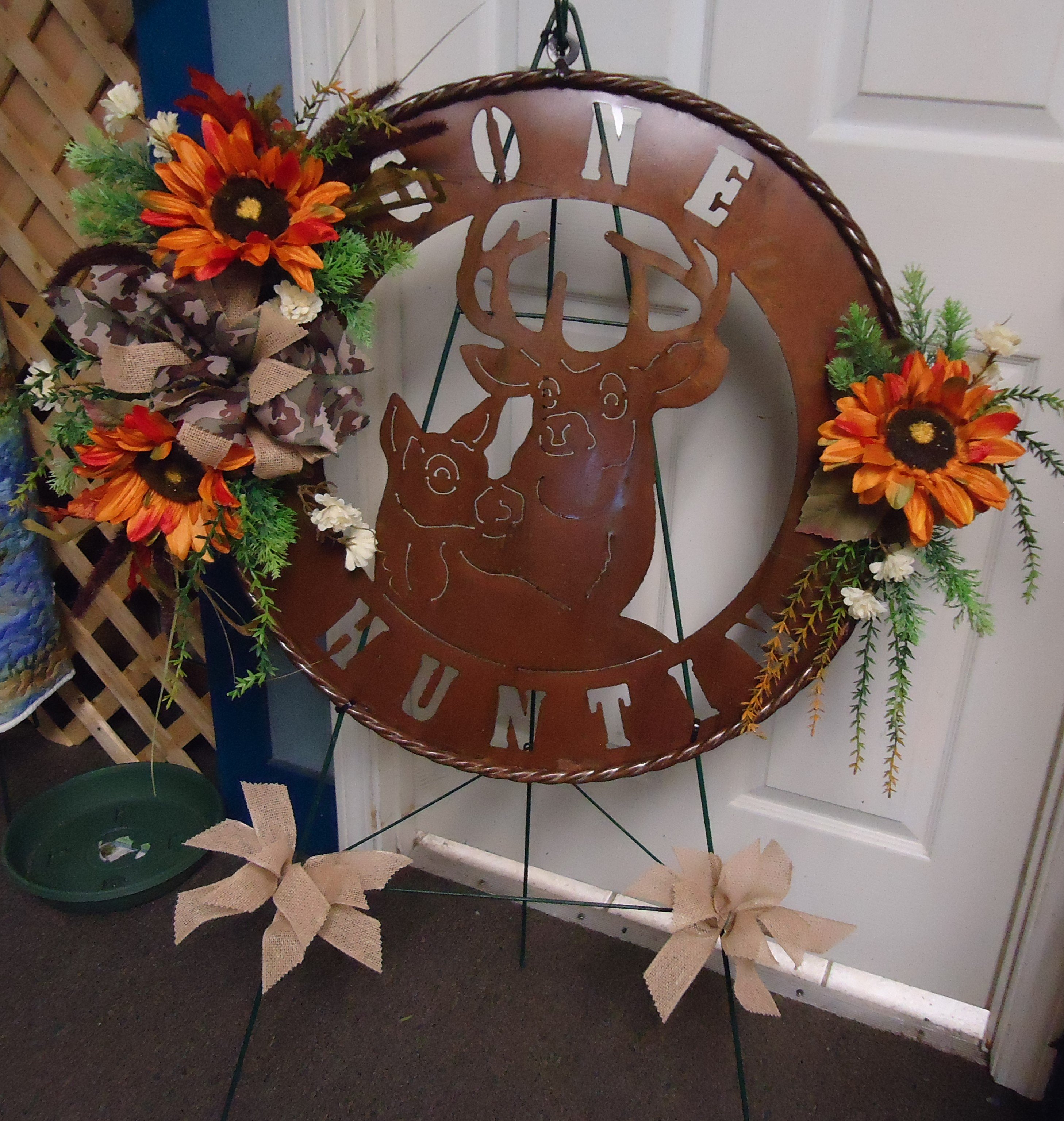 (SORRY OUT OF STOCK!!)
(8A) "Gone Huntin" Deer Wreath (Metal)
W/ Sunflowet Mix
$125.00