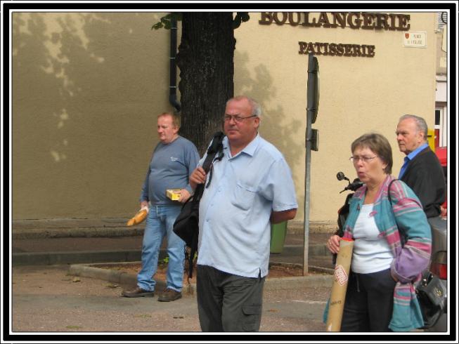 Some of the spectators look on in amazement !
