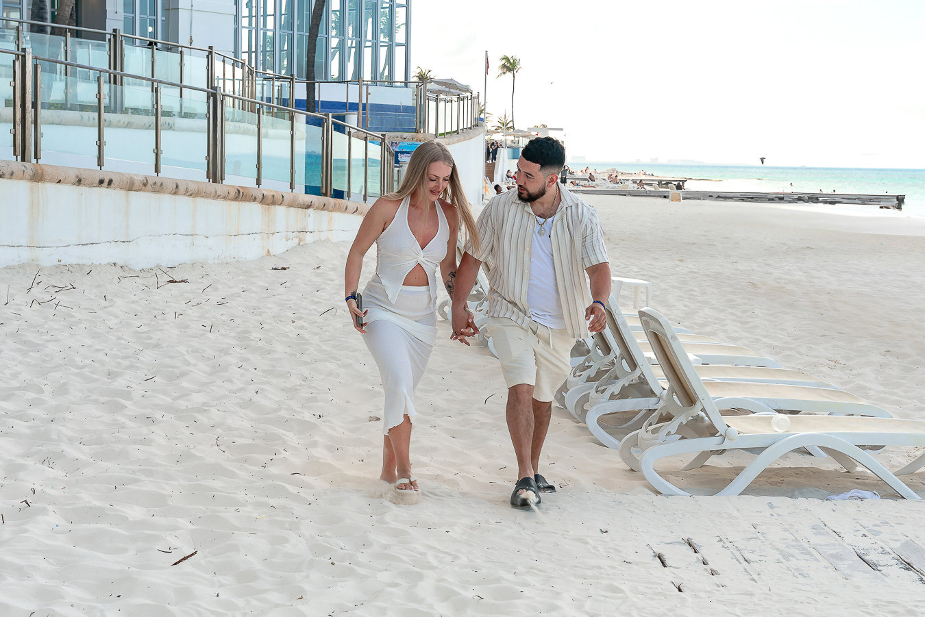 https://0201.nccdn.net/1_2/000/000/194/697/romantic-proposal-in-cancun-riu-cancun-allinclusive101.jpg.jpg