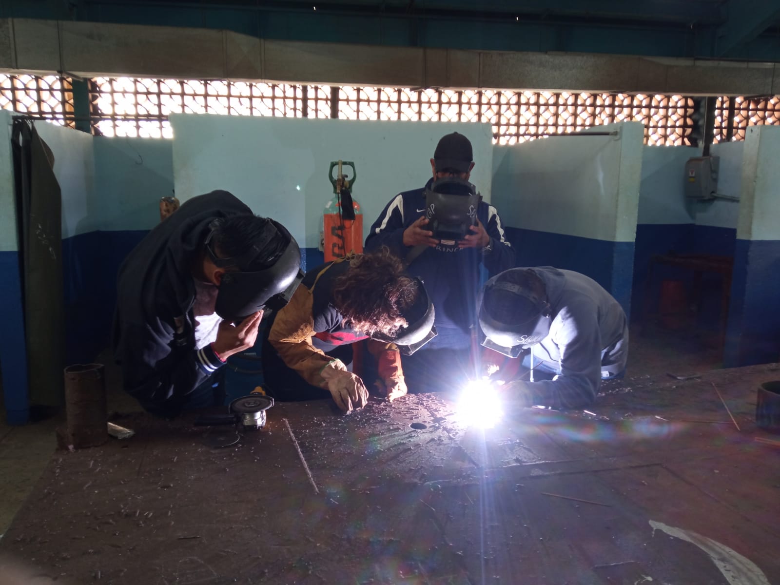 https://0201.nccdn.net/1_2/000/000/194/e51/photo-2022-12-22-12-35-52-2.jpg