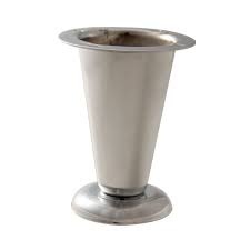              Pata para sofá 
              altura 
             100mm
            Cromada