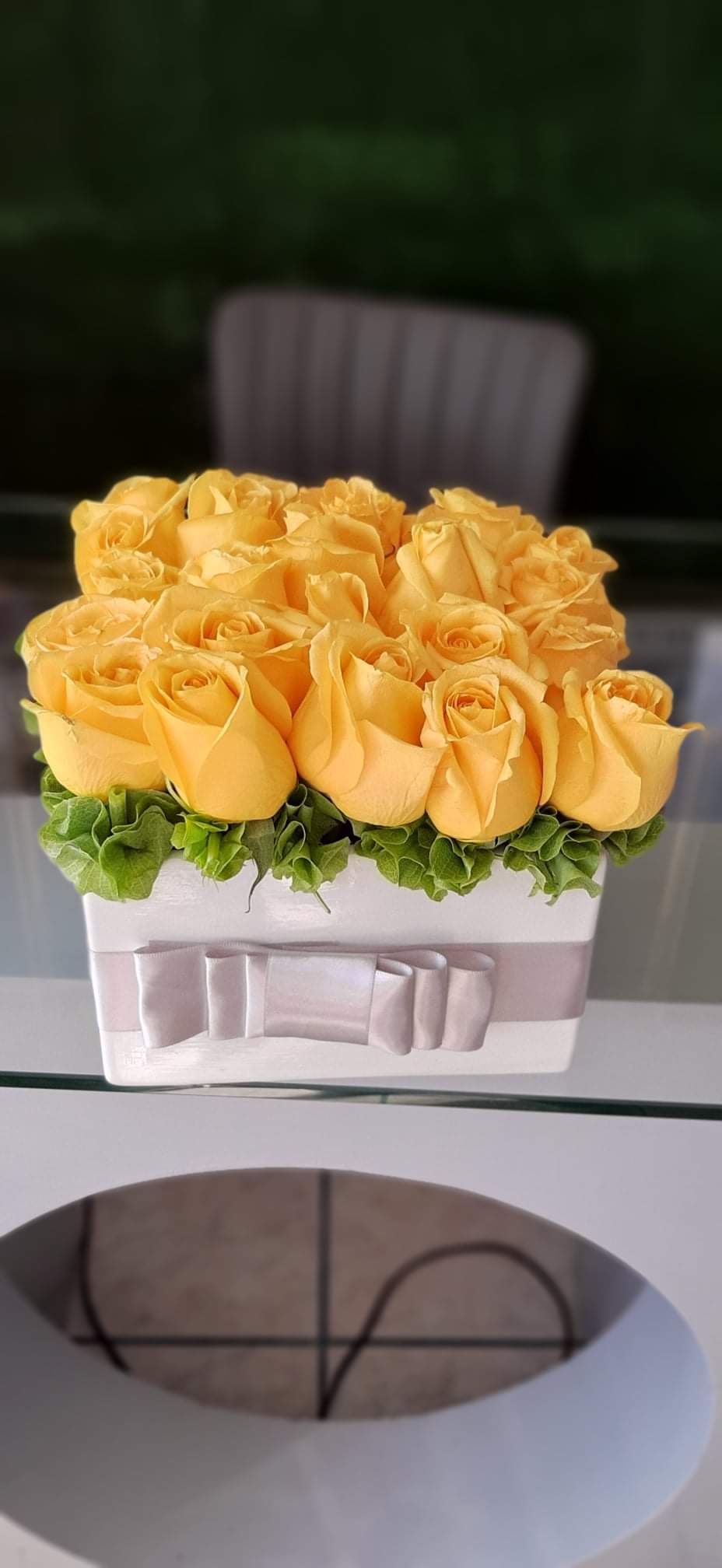 Caja de 24 rosas amarillas $850