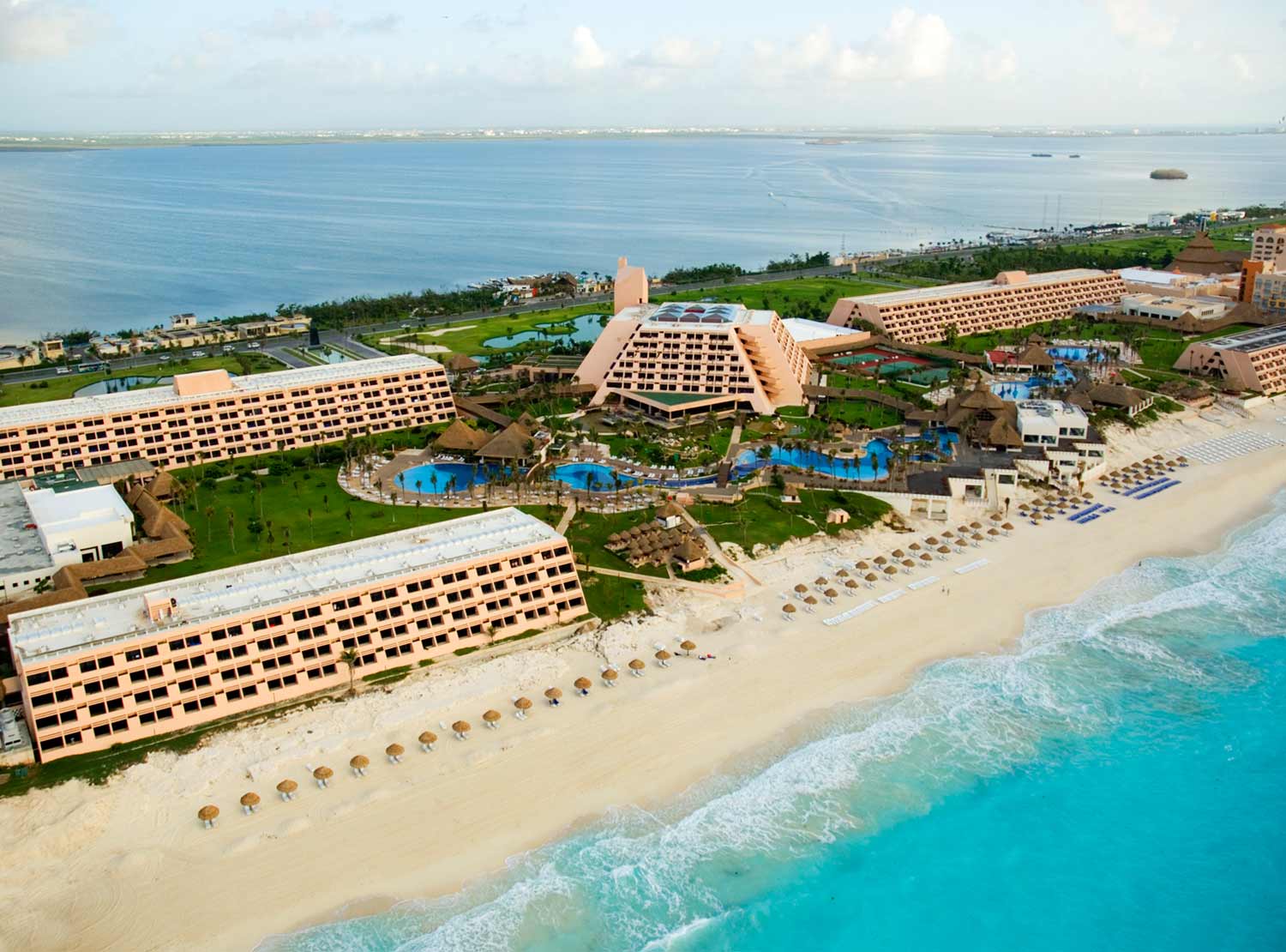 OASIS TE ESPERA EN TU PRÓXIMAS VACACIONES  