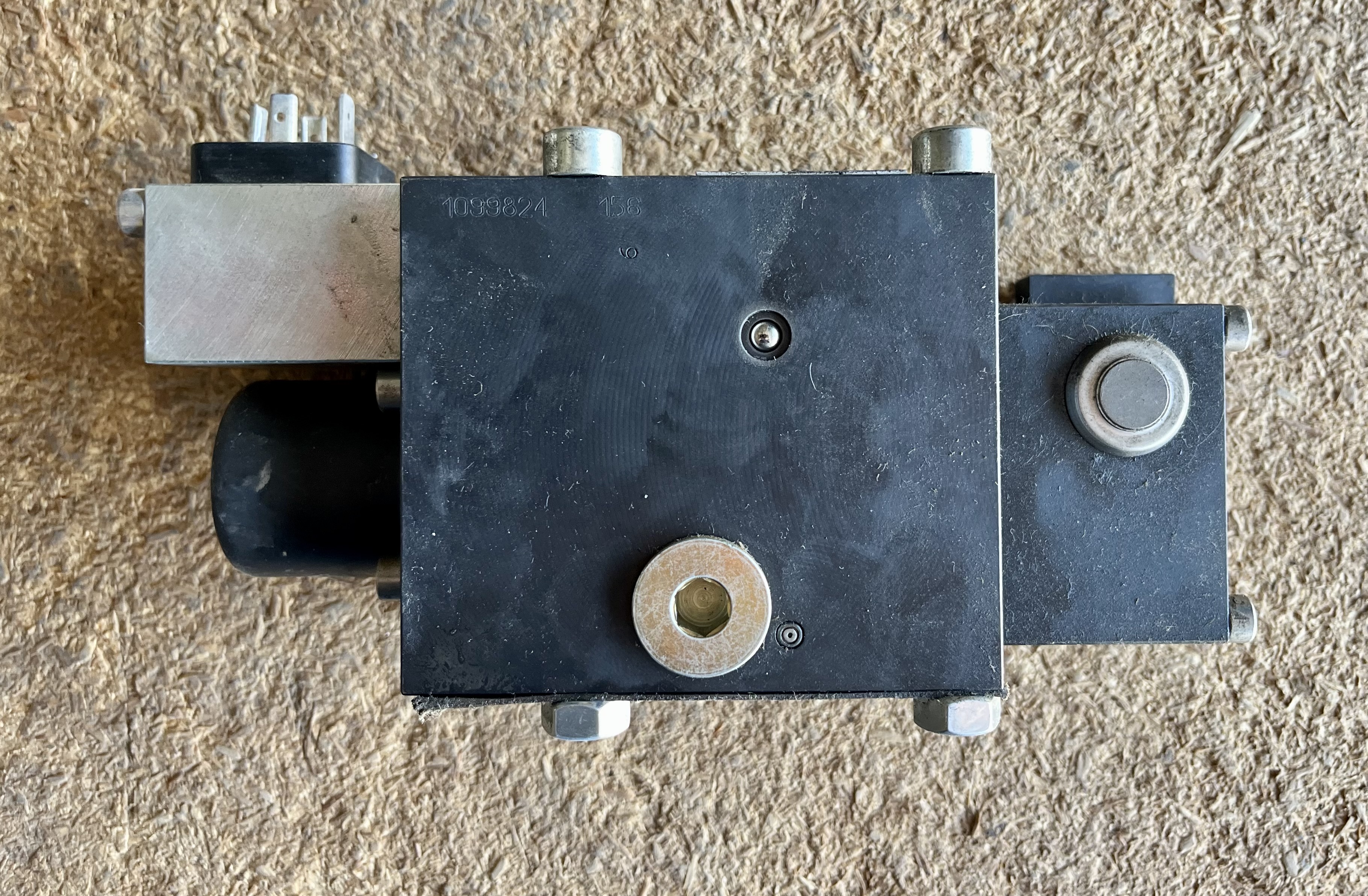 255035008
Putzmeister Hydraulic valve 24V
$980
Quantity: 1