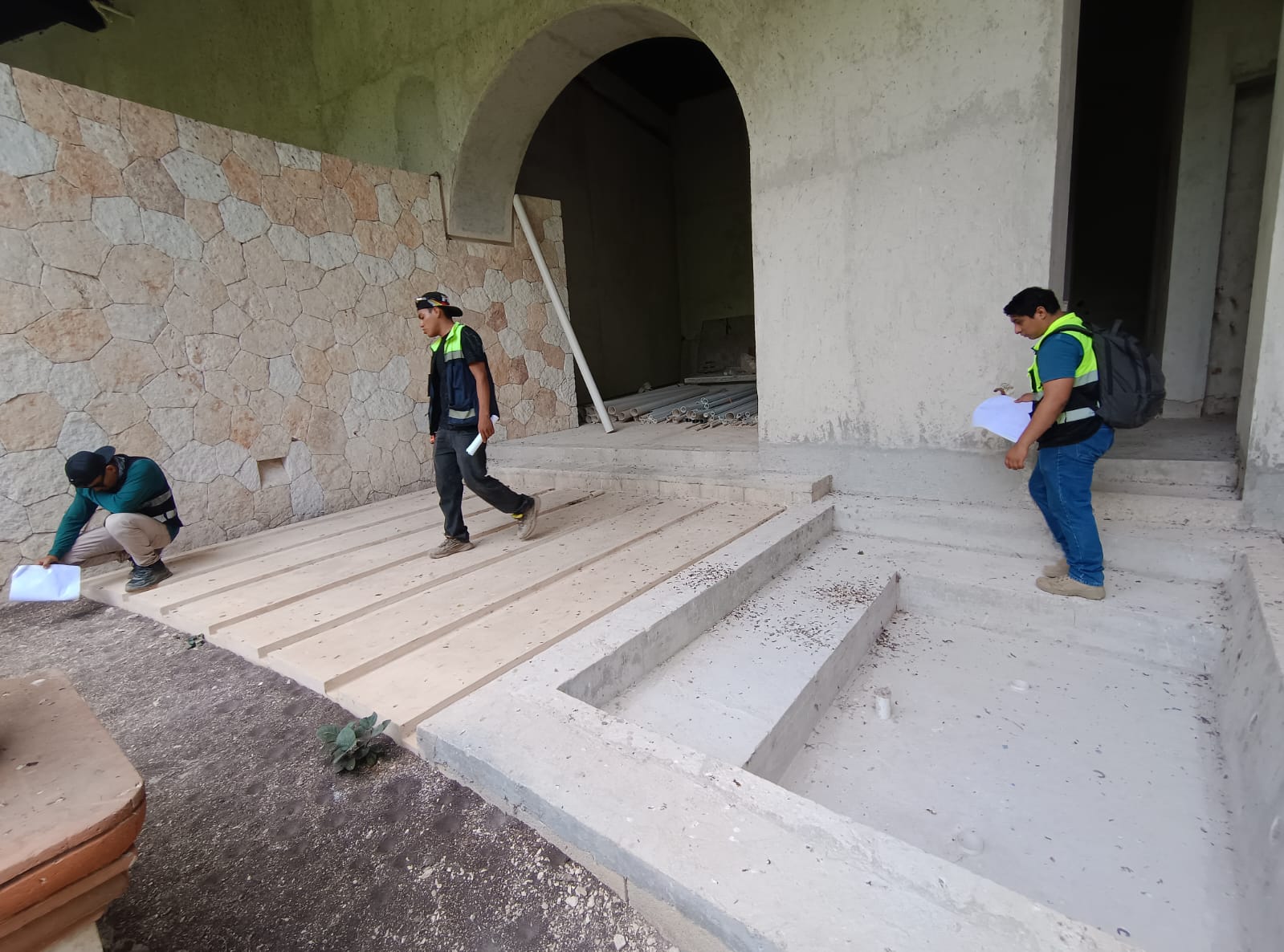 Construcción e instalaciones eléctricas para hoteles en la Riviera Maya Construcción e instalaciones eléctricas para hoteles en la Riviera Maya