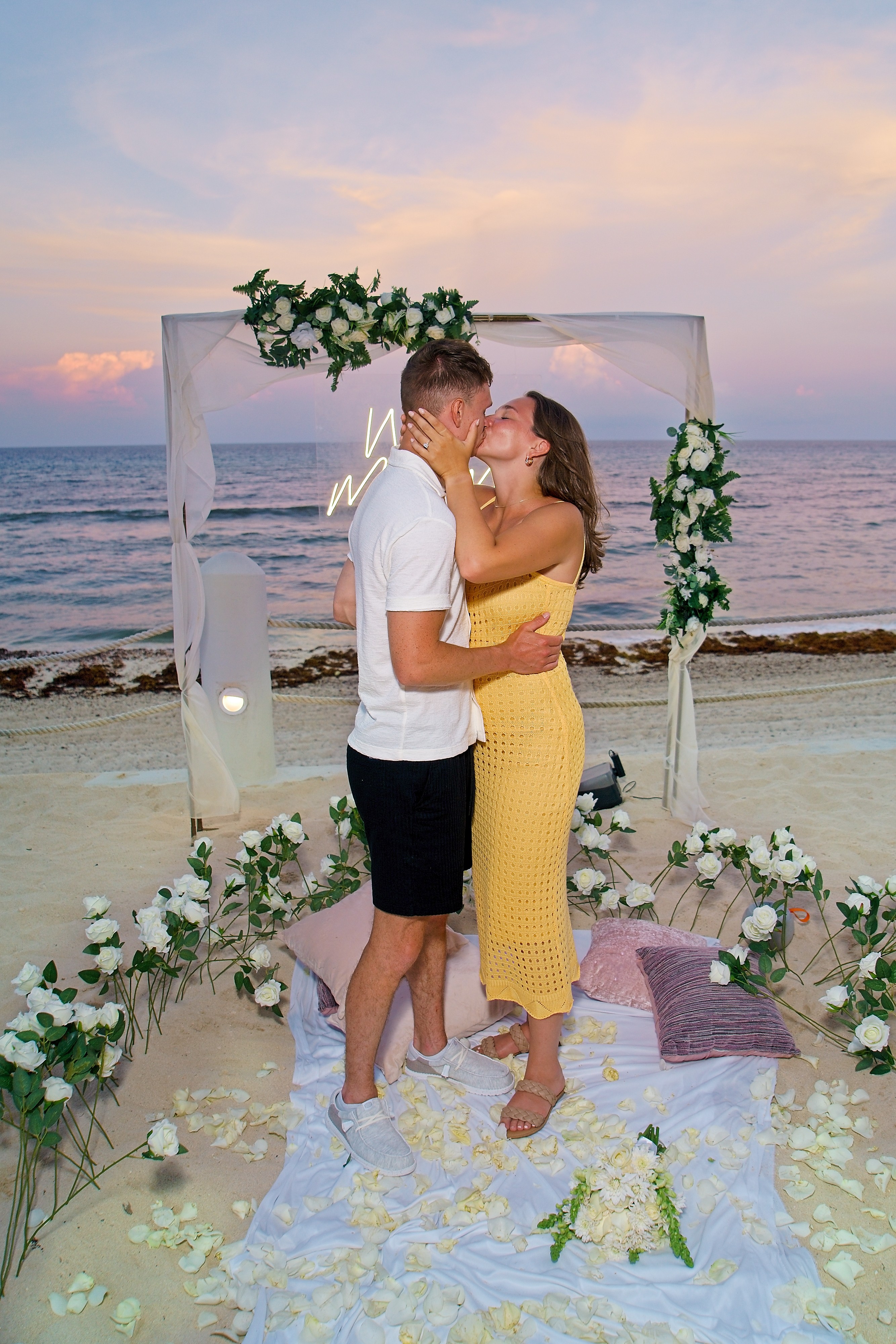 https://0201.nccdn.net/1_2/000/000/198/399/engagement-moment-captured-%E2%80%93-proposal-photos59.jpg