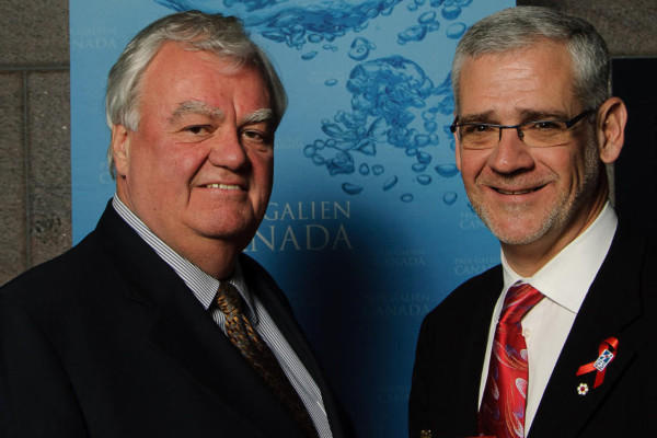 2010 - Dr. Jacques Gagné, Prix Galien Canada Jury President  and Dr. Julio S. G. Montaner, 
winner of the Prix Galien Canada 2010 Research Award