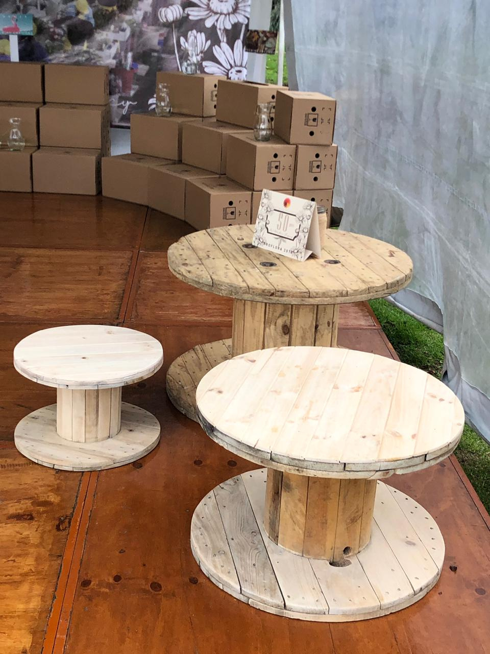 Carretes Mediano
45cm Alto x 65cm Diámetro $30.000
Pequeño
38,5cm Alto x 58n Diámetro $ 20.000