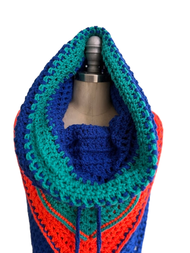 https://0201.nccdn.net/1_2/000/000/198/b51/hooded-cowl-triangle-scarf-554.png