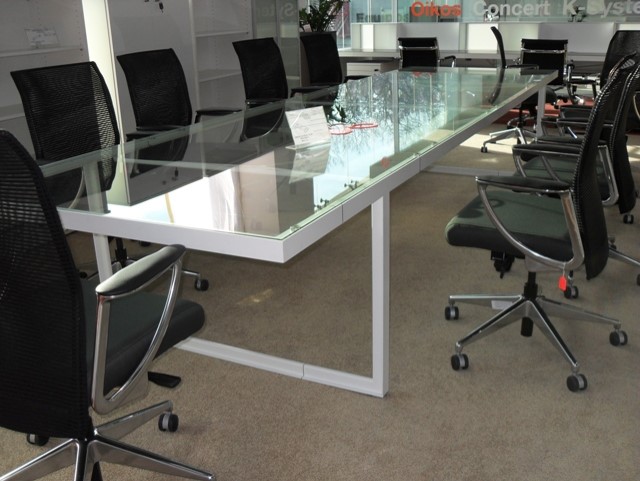 Mesa en cristal 
MR4