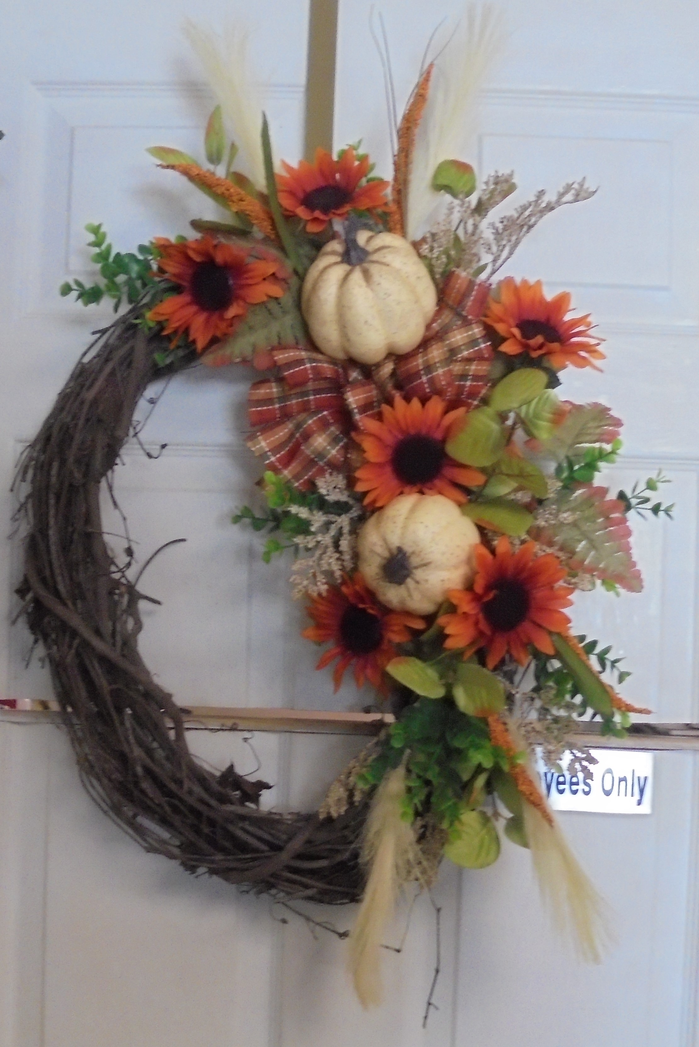 (24) "Fall' "Grapevine Wreath
$55.00