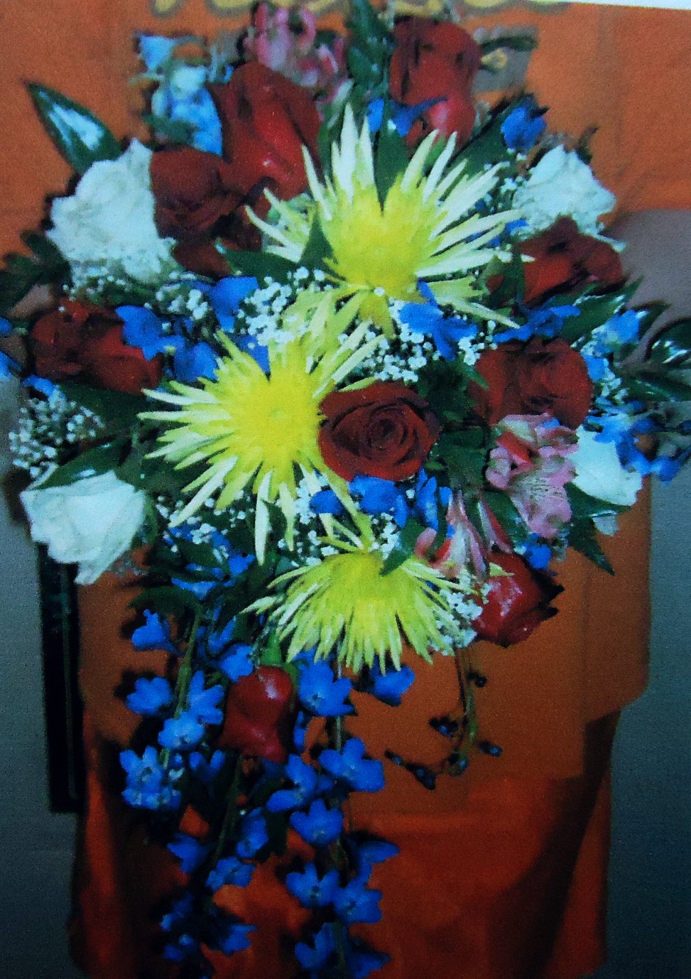 &quot;Fresh&quot;  Cascading Bouquet
(Mix Colors)
            $175.00