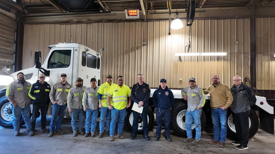 https://0201.nccdn.net/1_2/000/000/19b/4ac/peterbilt-donation-2025.jpg