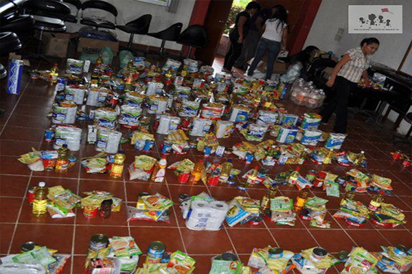 https://0201.nccdn.net/1_2/000/000/19b/5c4/por-la-grand-ocasion-donacion-de-despensas.jpg