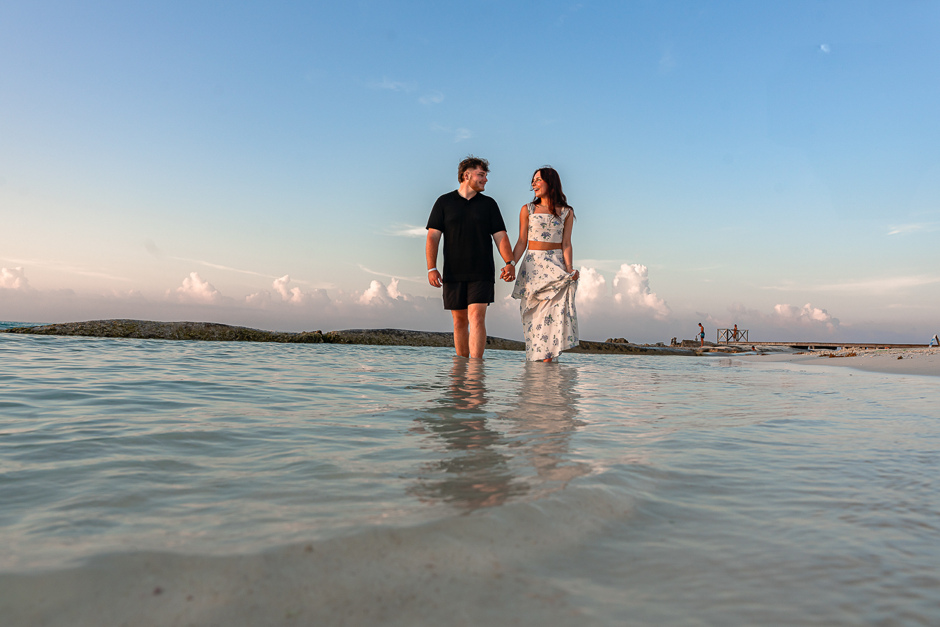 https://0201.nccdn.net/4_2/000/000/000/4a3/romantic-proposal-in-cancun-sunset--riu-palace-las-americas-canc.jpg