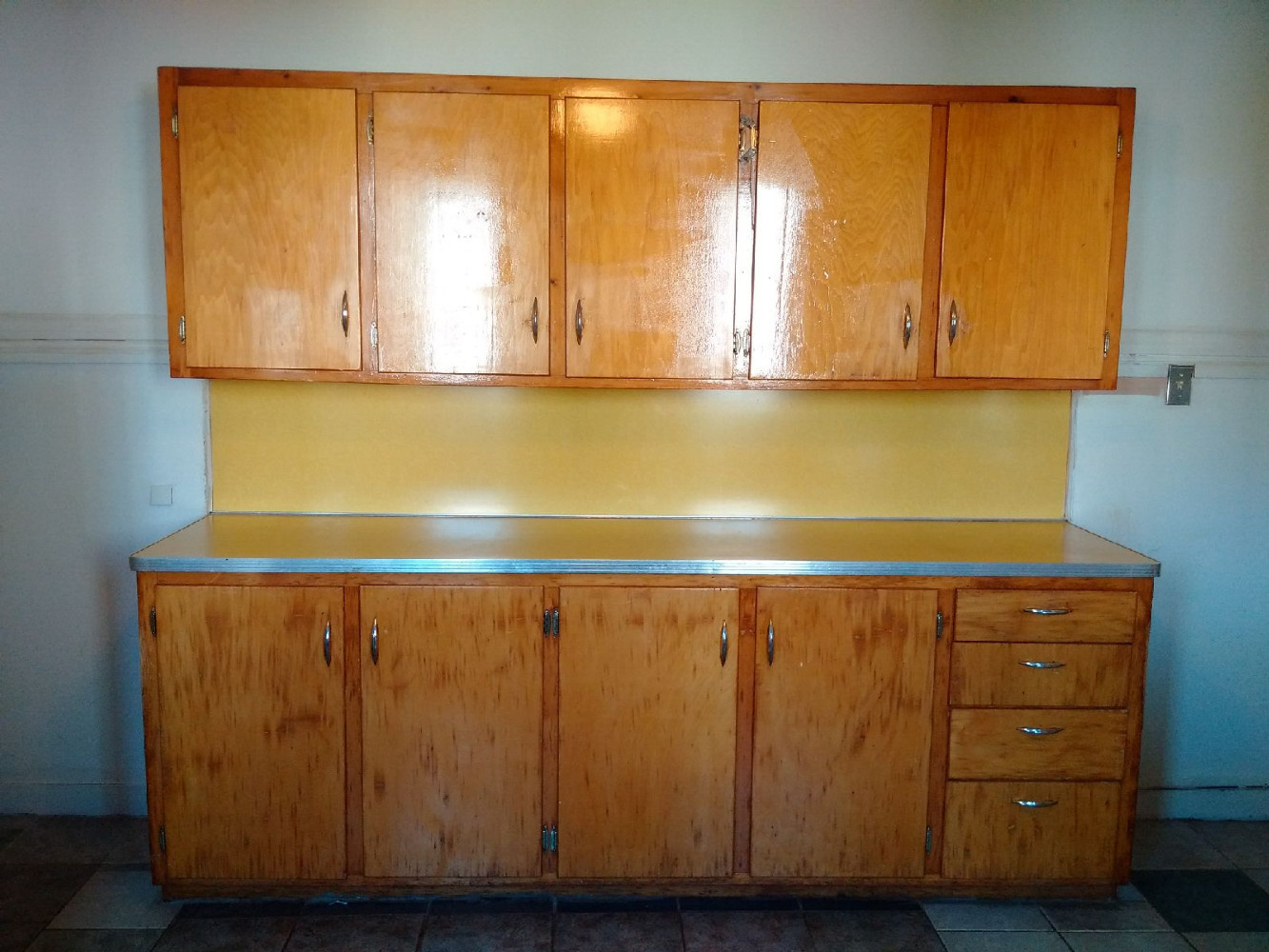 186 Saint James #3 Kitchen