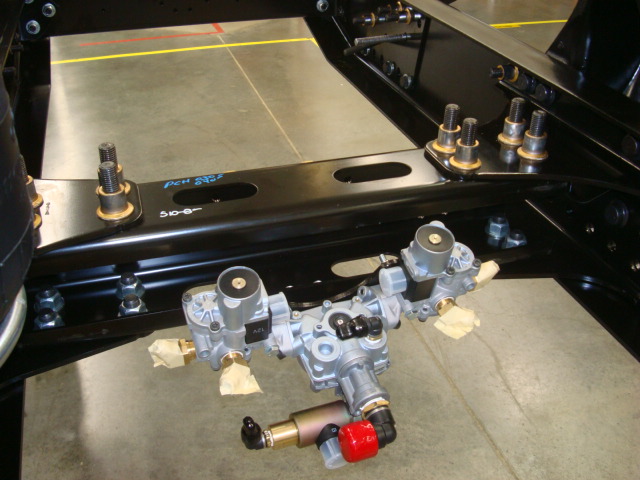 Ensamble de chasises y componentes para chasis de tractocamión en OEM´s