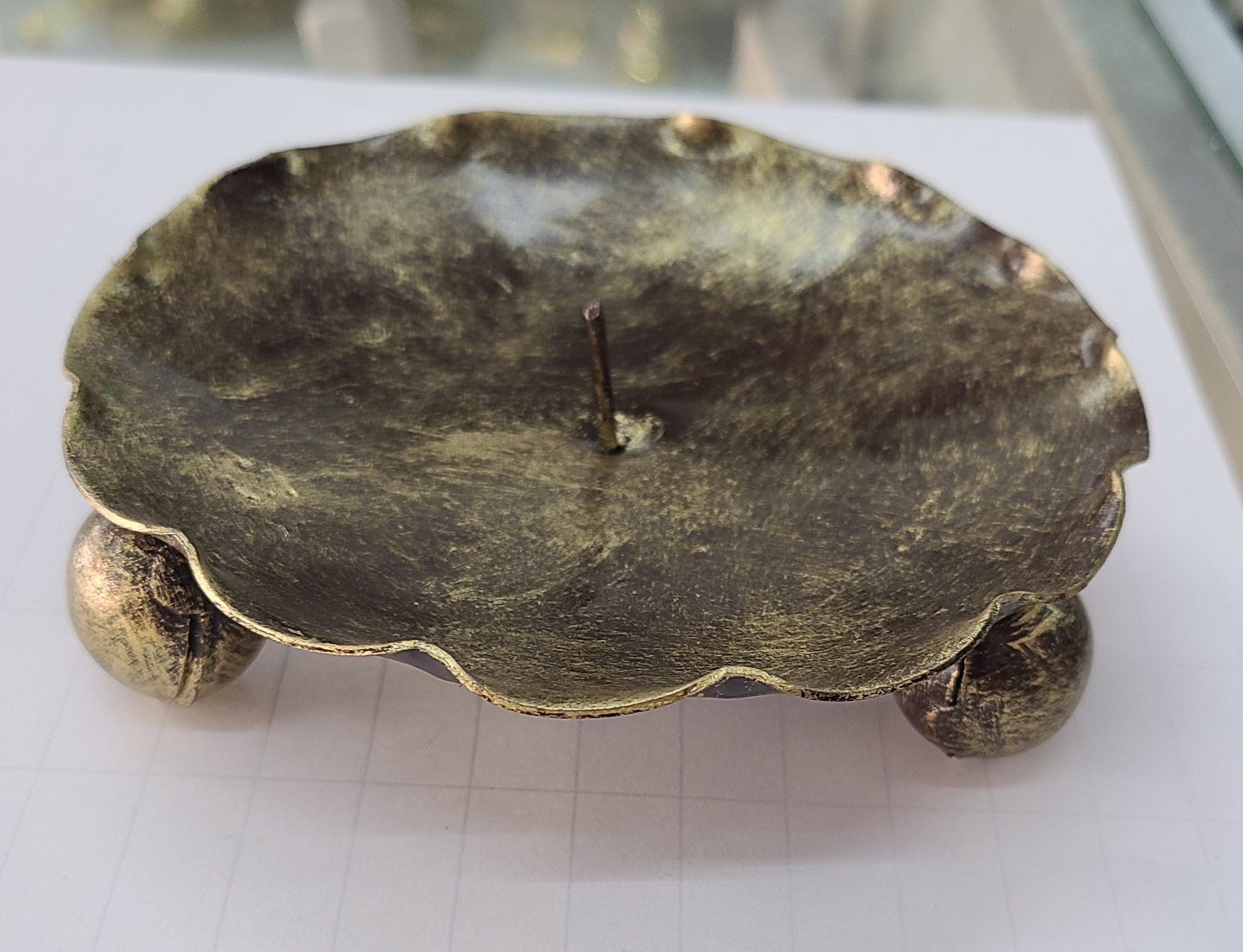 CANDELERO CLAVO FLOR
diametro 10cm

preguntar por existencias.