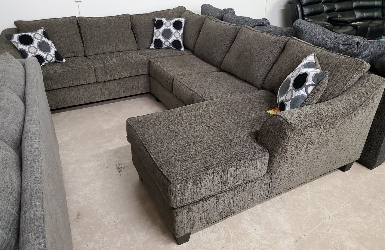 5380 U sectional with chaise
