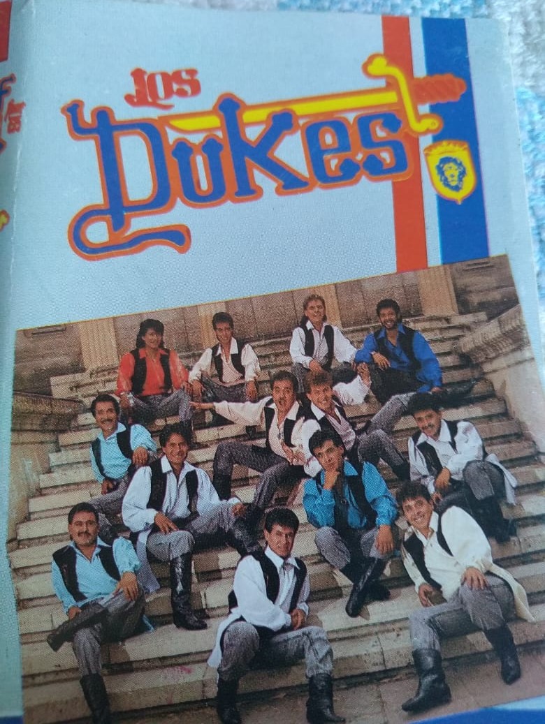 ¡Escucha los mejores éxitos del álbum "Por las malas, por las buenas" Aquí!