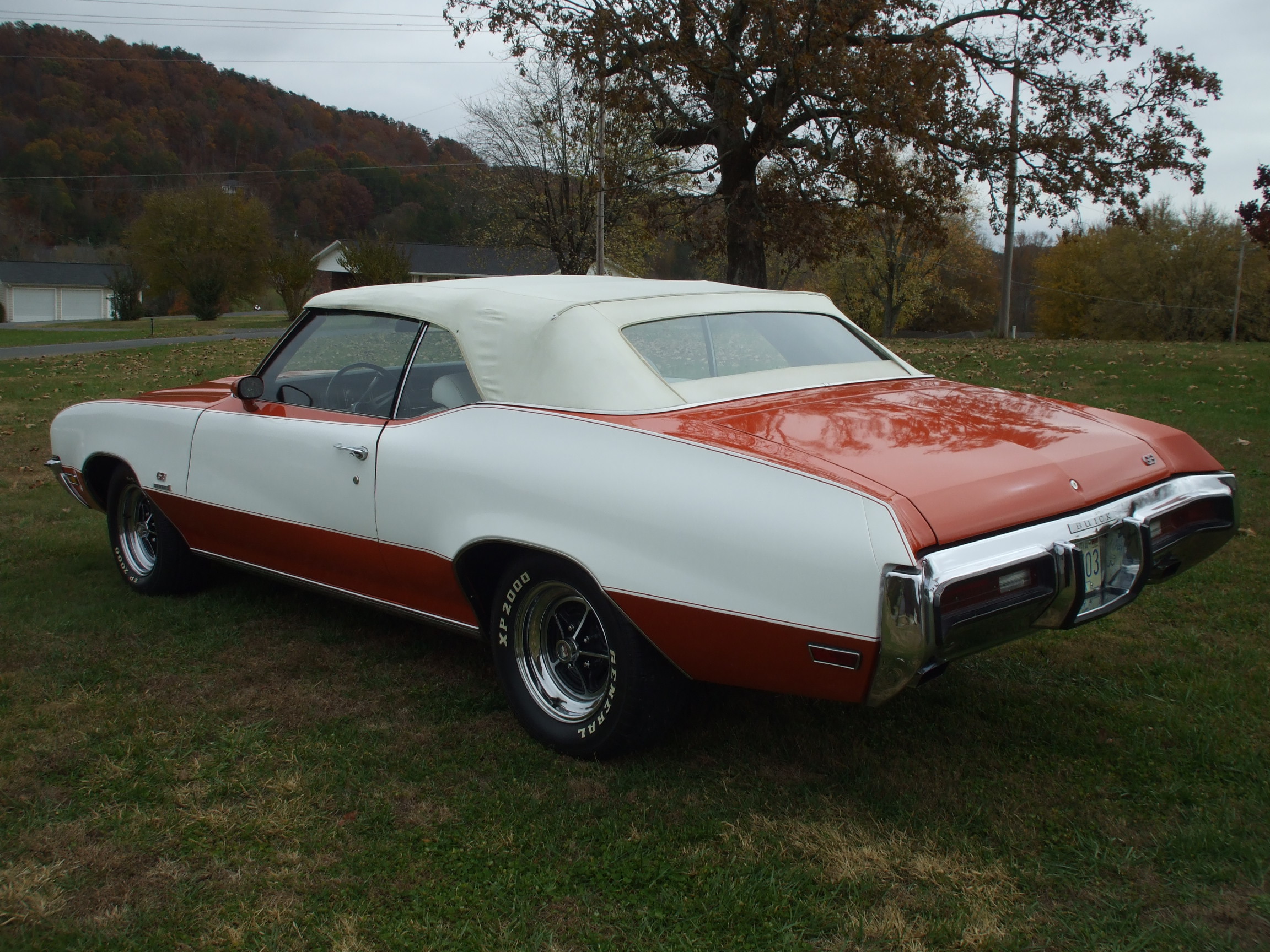 https://0201.nccdn.net/4_2/000/000/008/486/1972BuickGsStage1Orange-058.jpg
