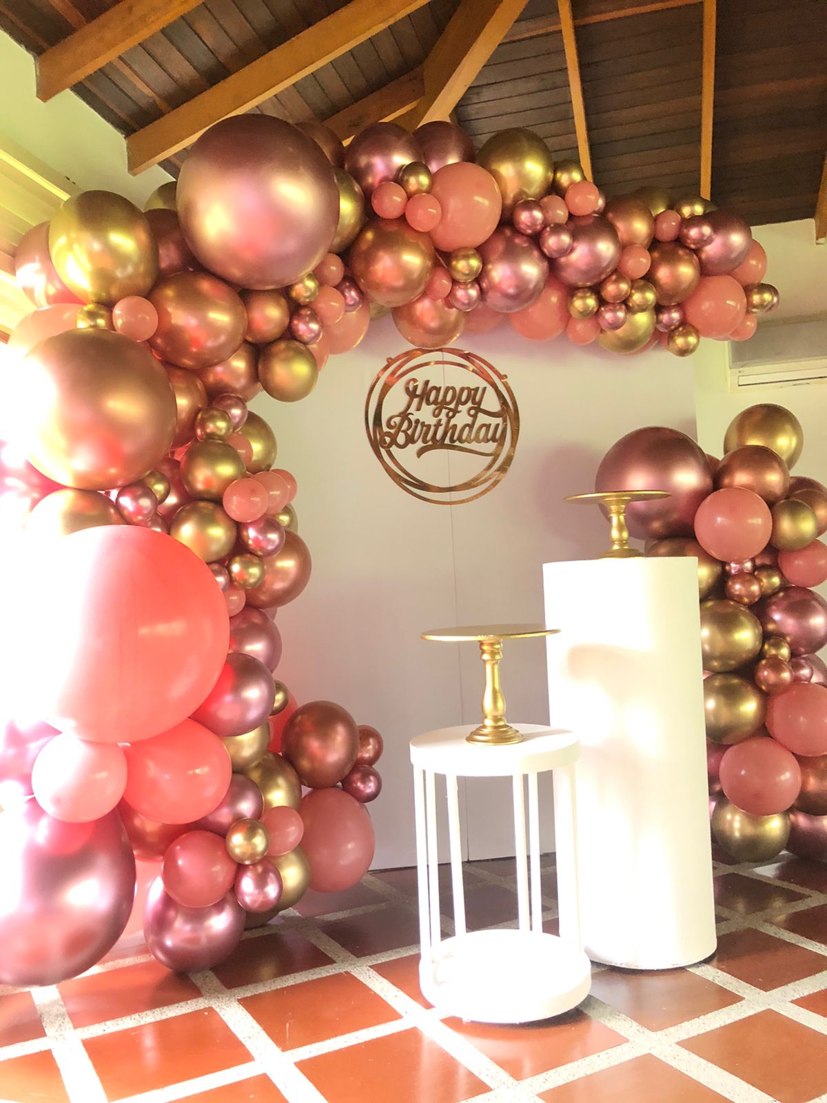 Altura 2.20m x 1.04m
Tapizado Blanco
$ 60.000
(SE ADAPTA AL COLOR QUE GUSTE)