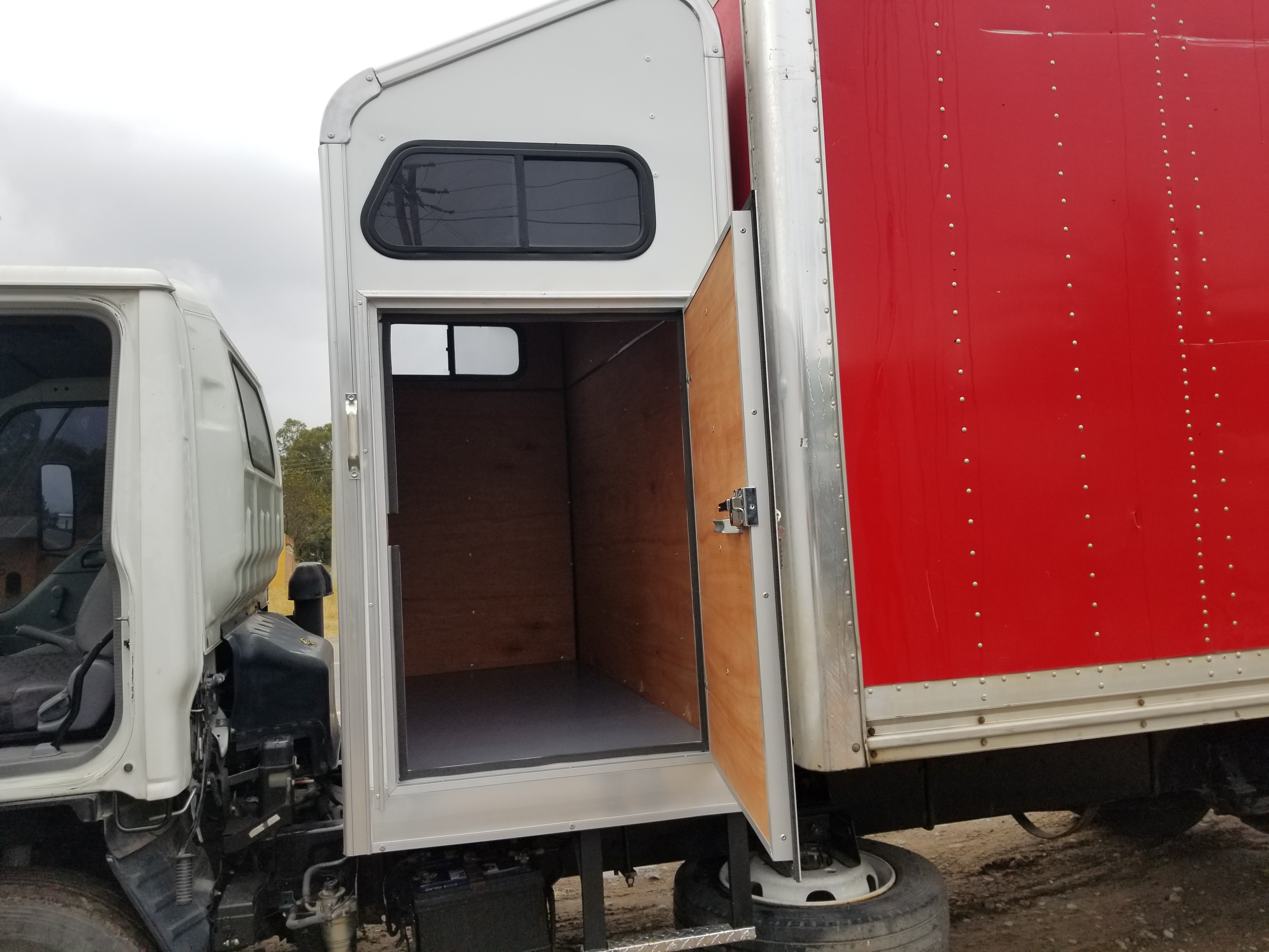 Campers, carrocerias y remolques La Cuesta Trabajos especiales