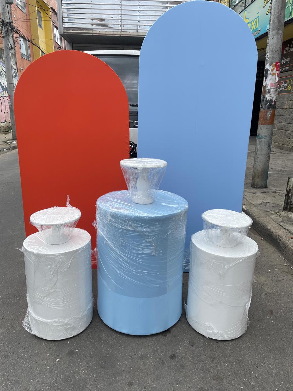 Mesas Cilíndricas
Medidas:
pequeña 40, 5D X 58 CM Altura
Principal 60, 5D X 80CM Altur
$ 50.000