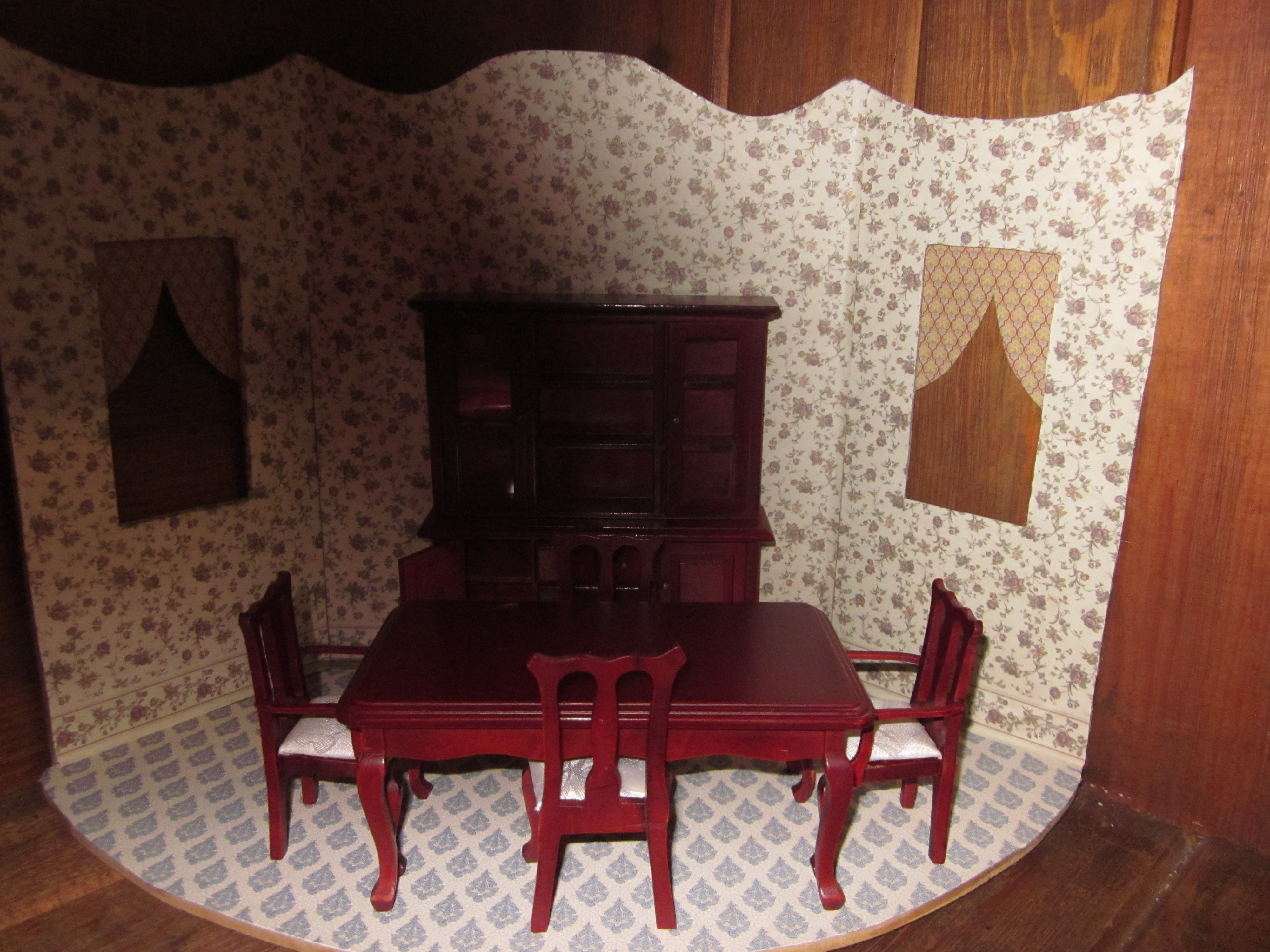 MAHOGANY DINNING ROOM SET 6