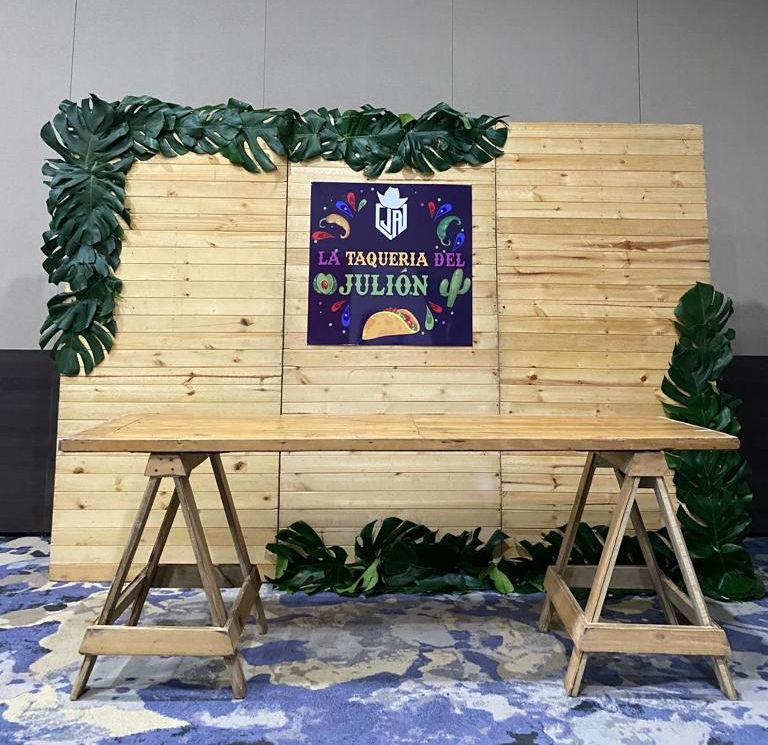 Altura 2.20m X 1.04m
Imagen referencia 3 modulos
Pared enchapa color Natural
$ 50.000 precio unitario
Arte en follaje natural
$ 50.000